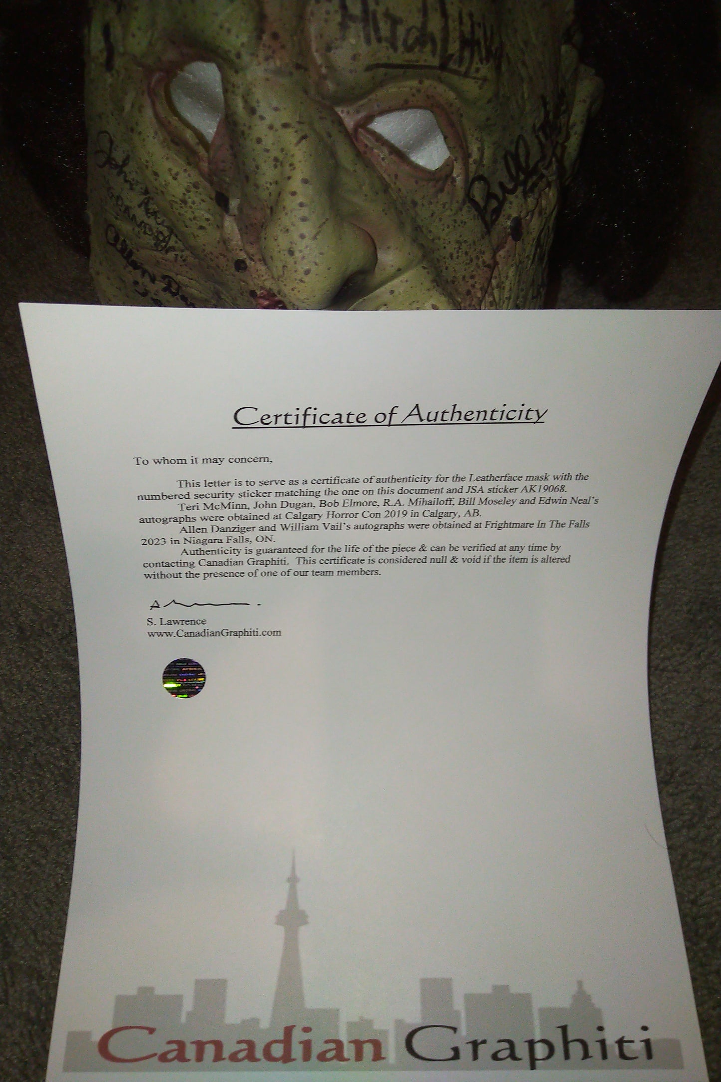 Texas Chainsaw Massacre 8x Cast Autographed Leatherface Mask