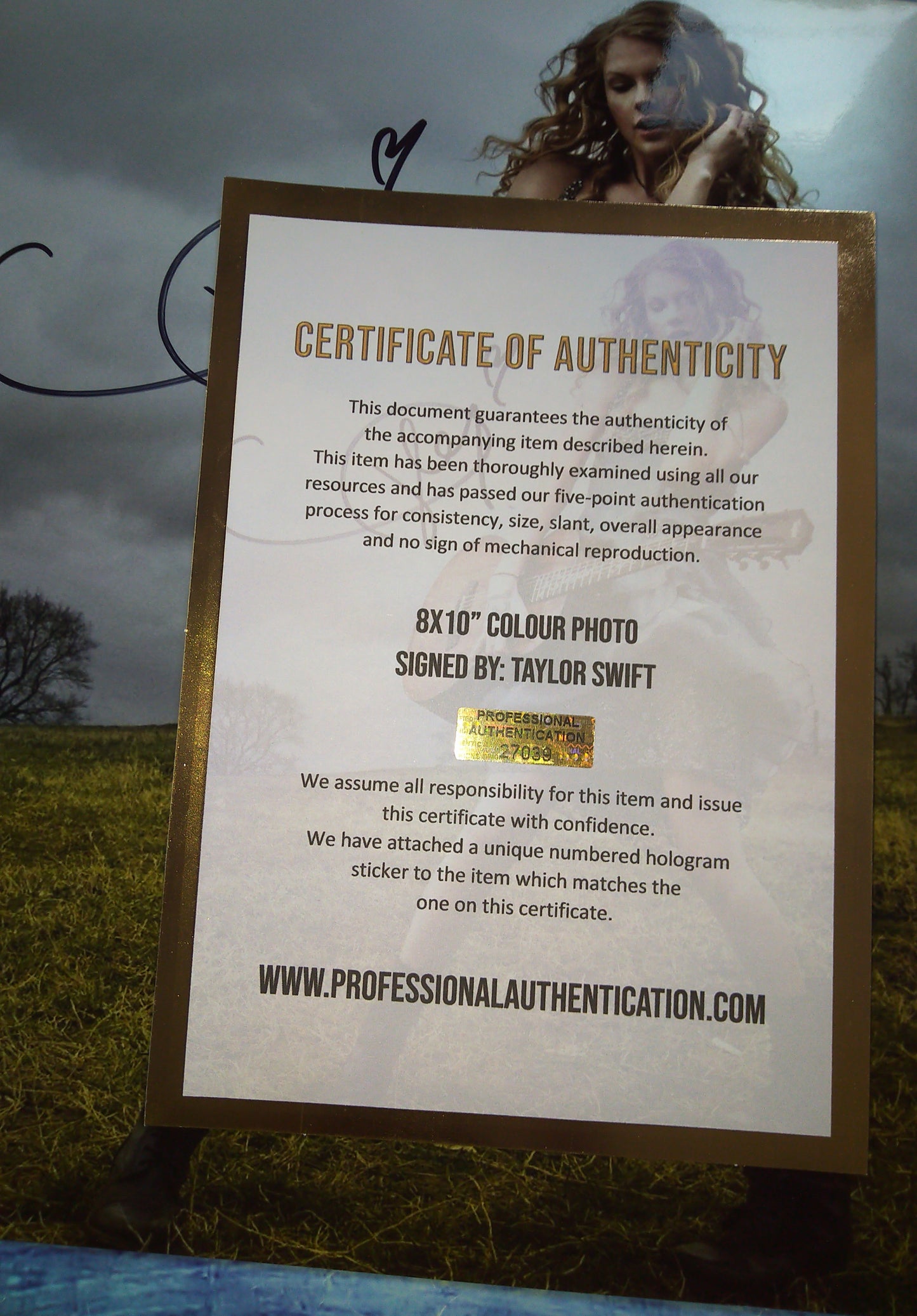 Taylor Swift Hand Signed Autograph 8x10 Photo COA