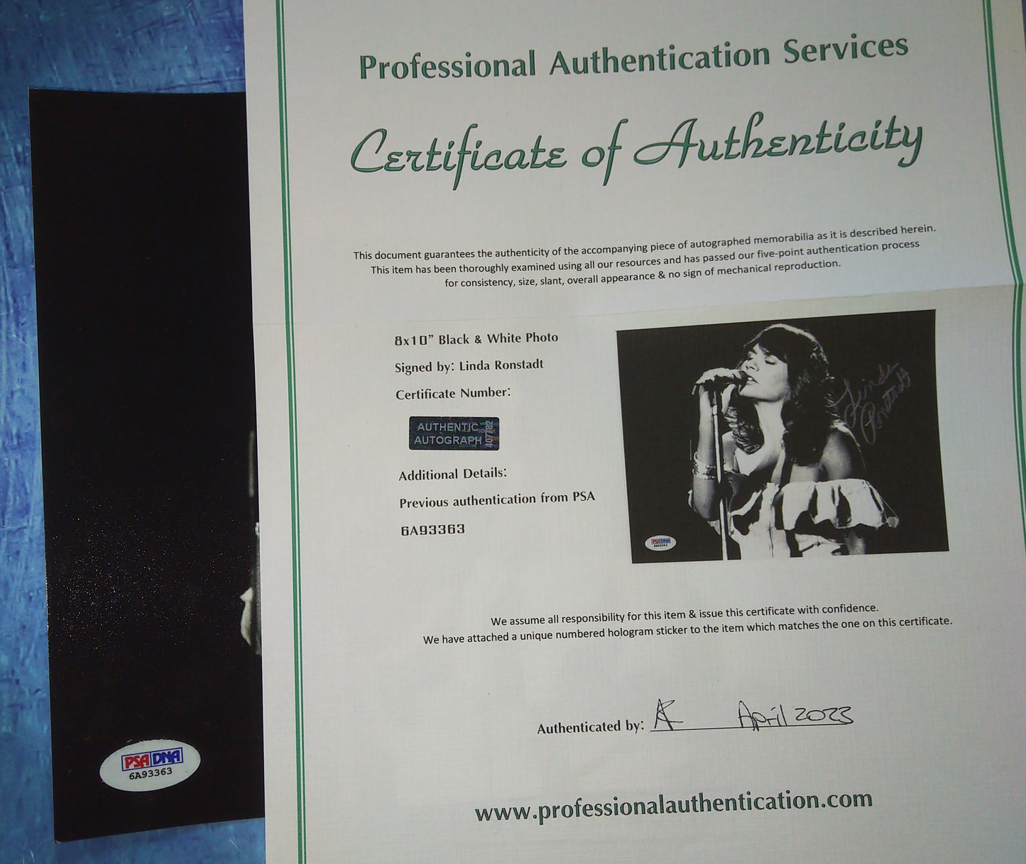 Linda Ronstadt Hand Signed Autograph 8x10 Photo PSA COA