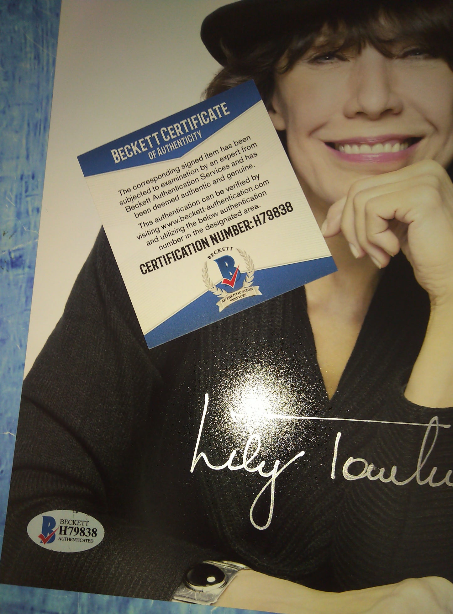 Lily Tomlin Hand Signed Autograph 8x10 Photo BAS COA
