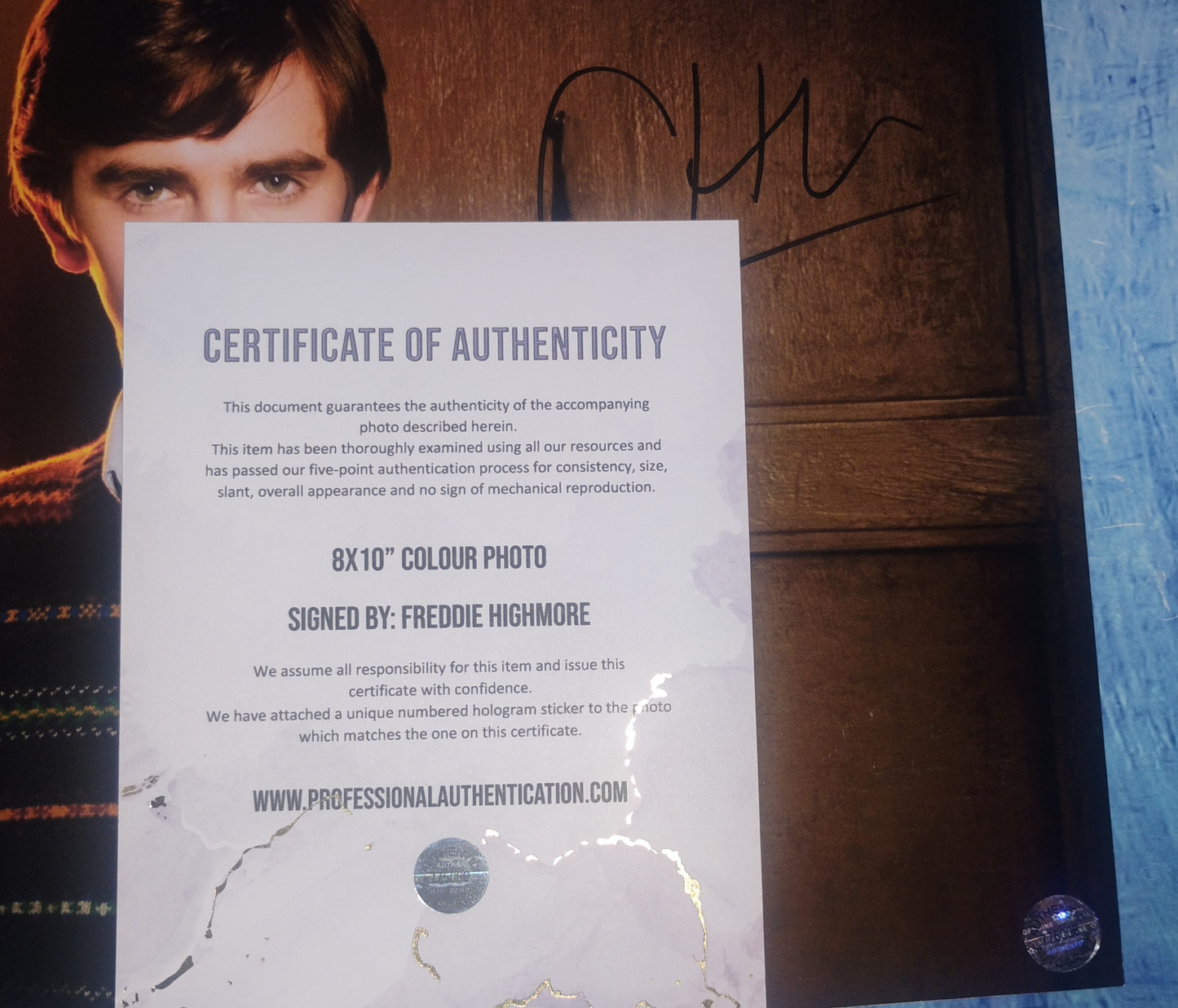 Freddie Highmore Hand Signed Autograph 8x10 Photo COA