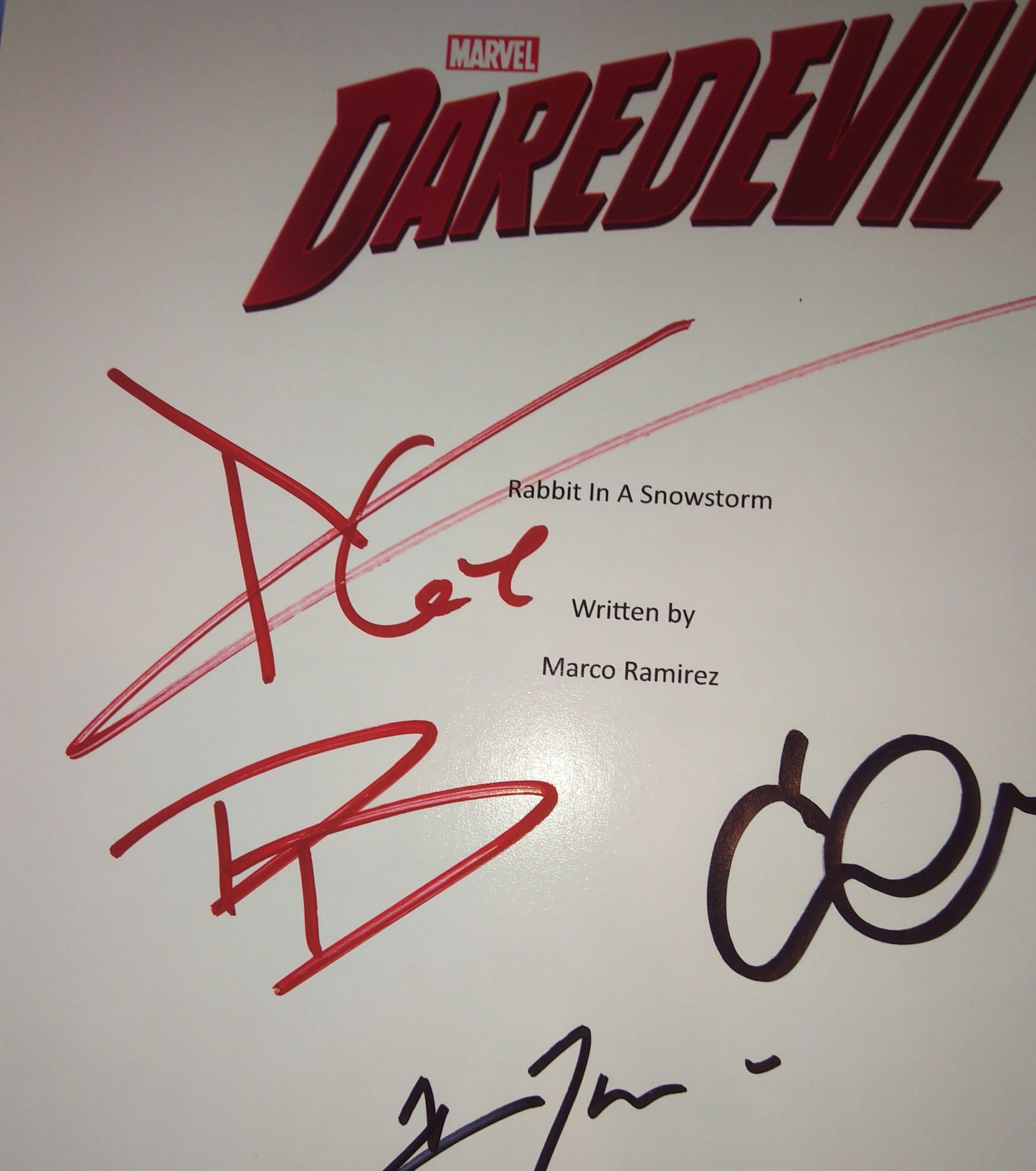 Daredevil 3x Cast Hand Signed Autograph Script COA Charlie Cox, Vincent D'Onofrio & Elden Hensen