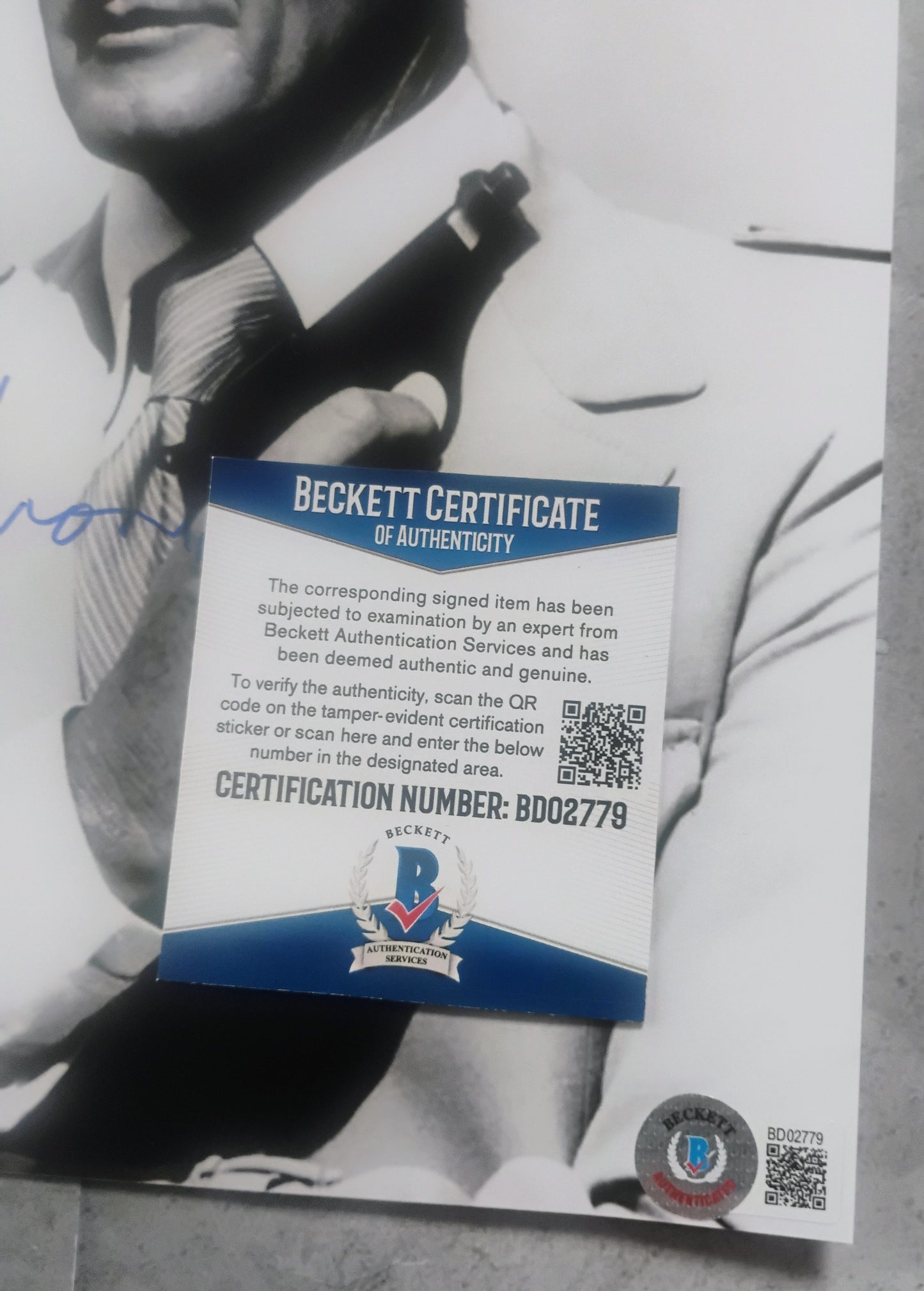 Roger Moore Hand Signed Autograph 8x10 Photo BAS COA James Bond