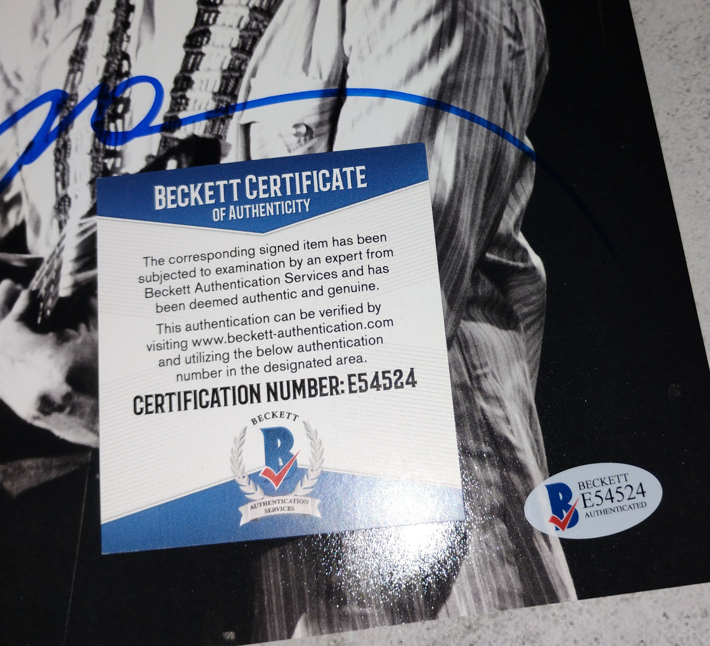 Willie Nelson Hand Signed Autograph 8x10 Photo BAS COA