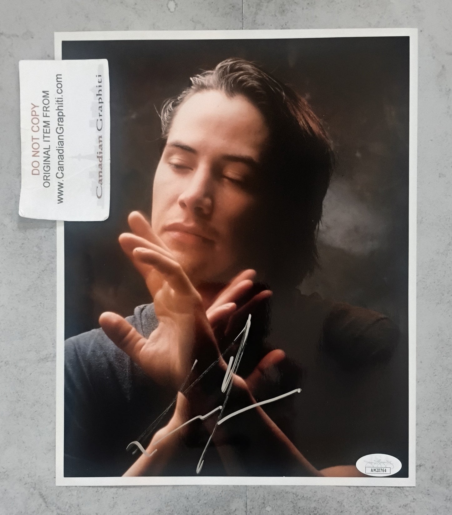 Keanu Reeves Hand Signed Autograph 8x10 Photo JSA COA