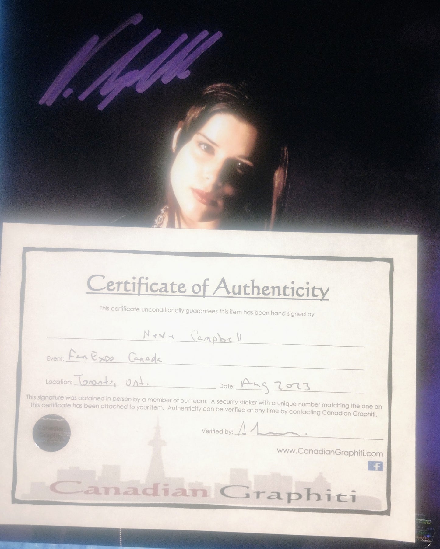 Neve Campbell Hand Signed Autograph 8x10 Photo COA