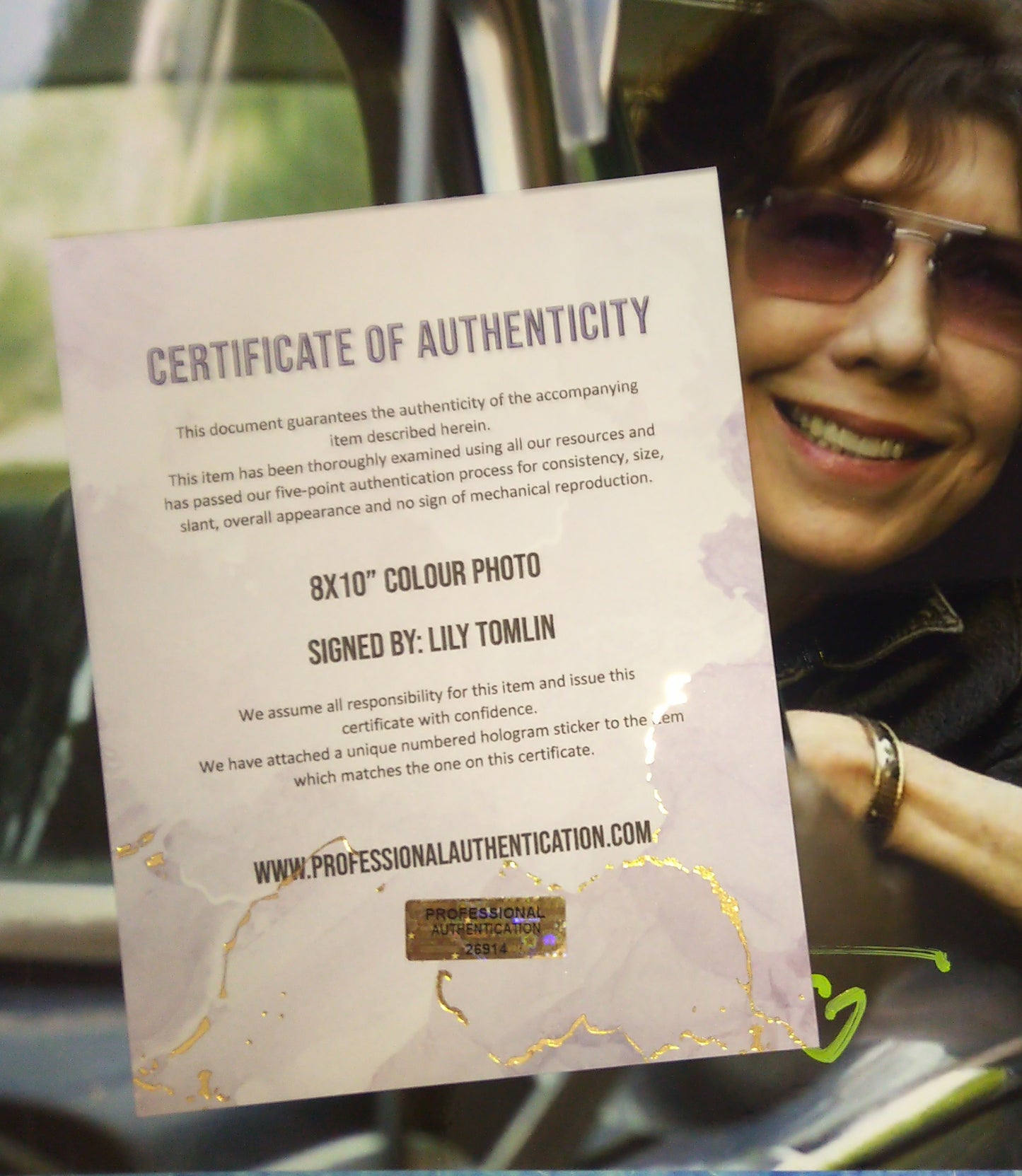 Lily Tomlin Hand Signed Autograph 8x10 Photo COA