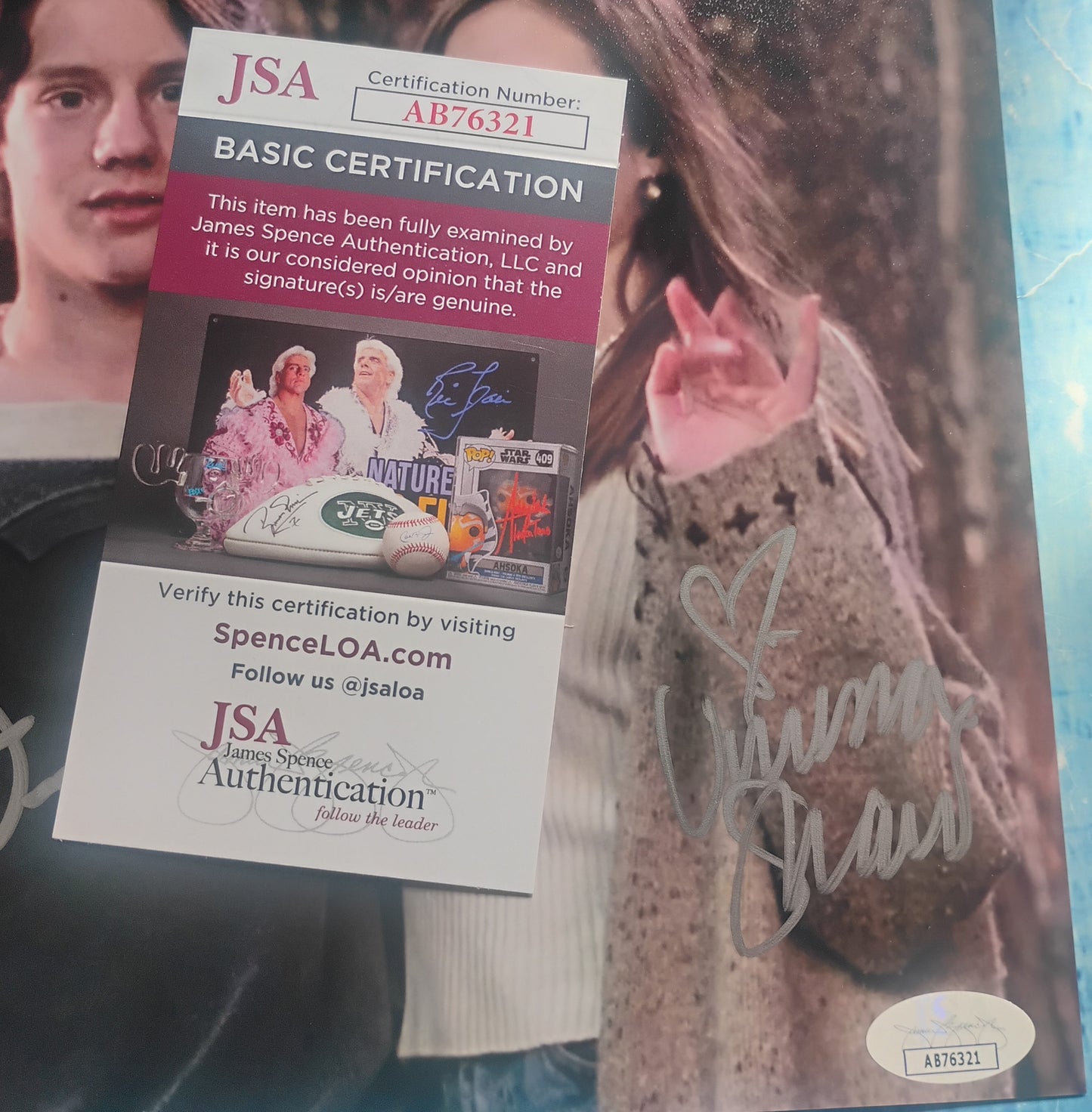 Hocus Pocus Cast Hand Signed Autograph 8x10 Photo JSA COA Omri Katz, Thora Birch & Vinessa Shaw