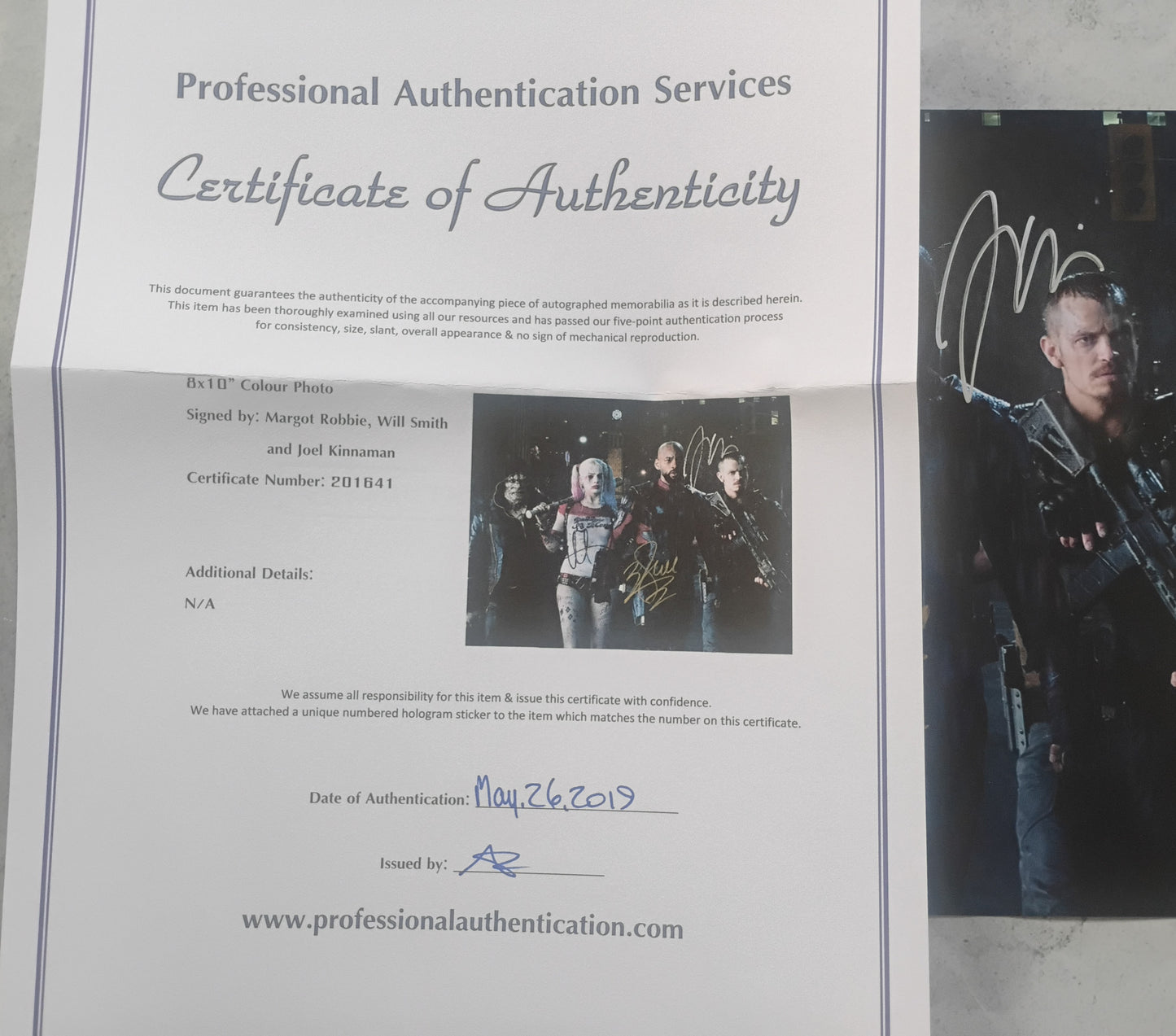 Margot Robbie, Will Smith & Joel Kinnaman Hand Signed Autograph 8x10 Photo COA Suicide Squad