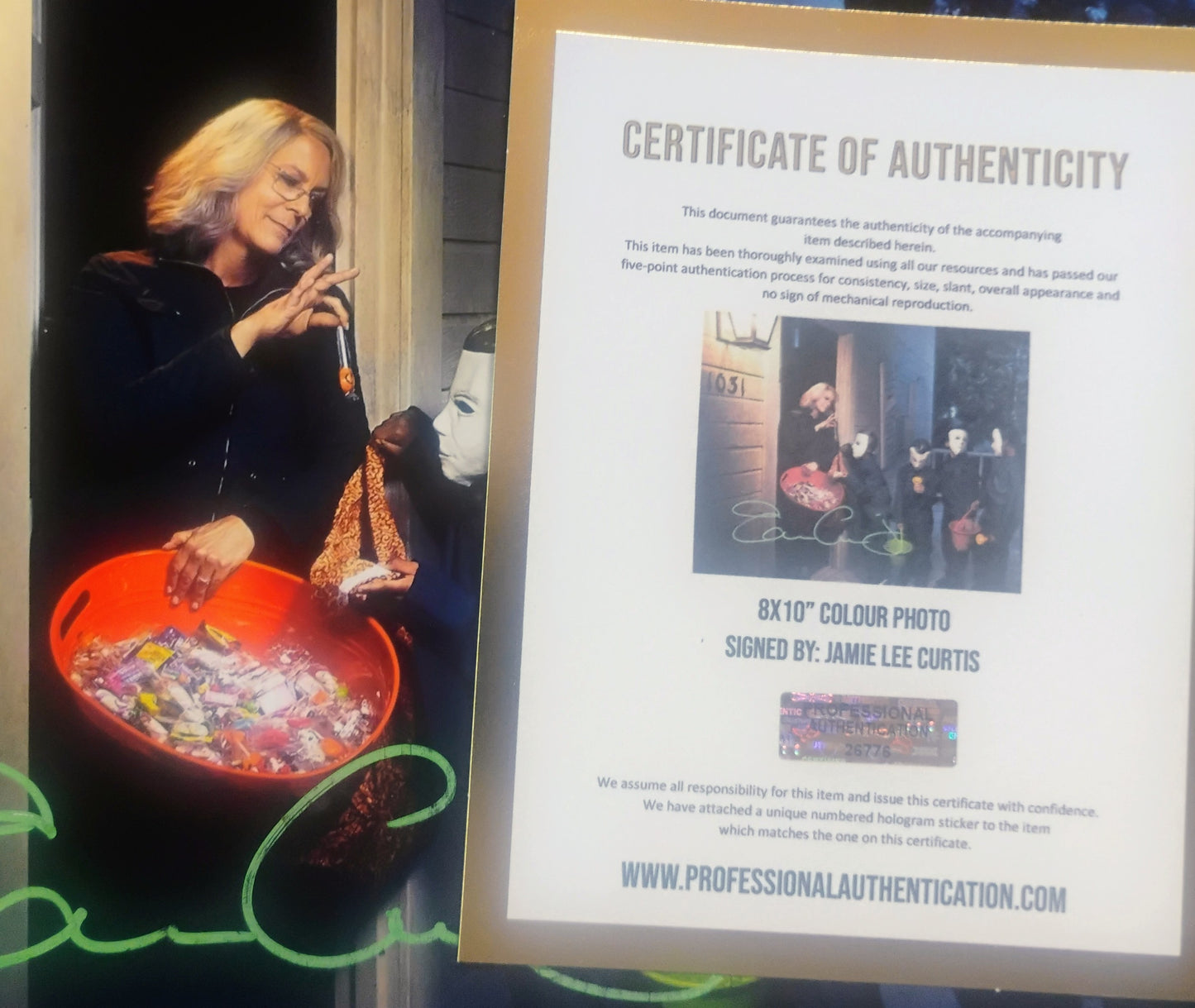 Jamie Lee Curtis Hand Signed Autograph 8x10 Photo COA