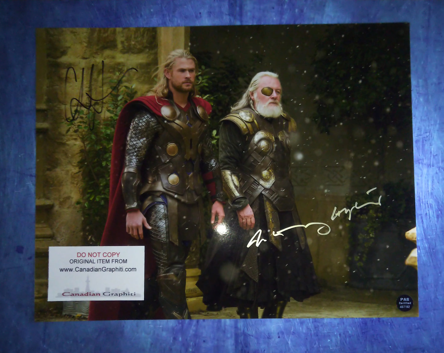 Anthony Hopkins & Chris Hemsworth Hand Signed Autograph 11x14 Photo