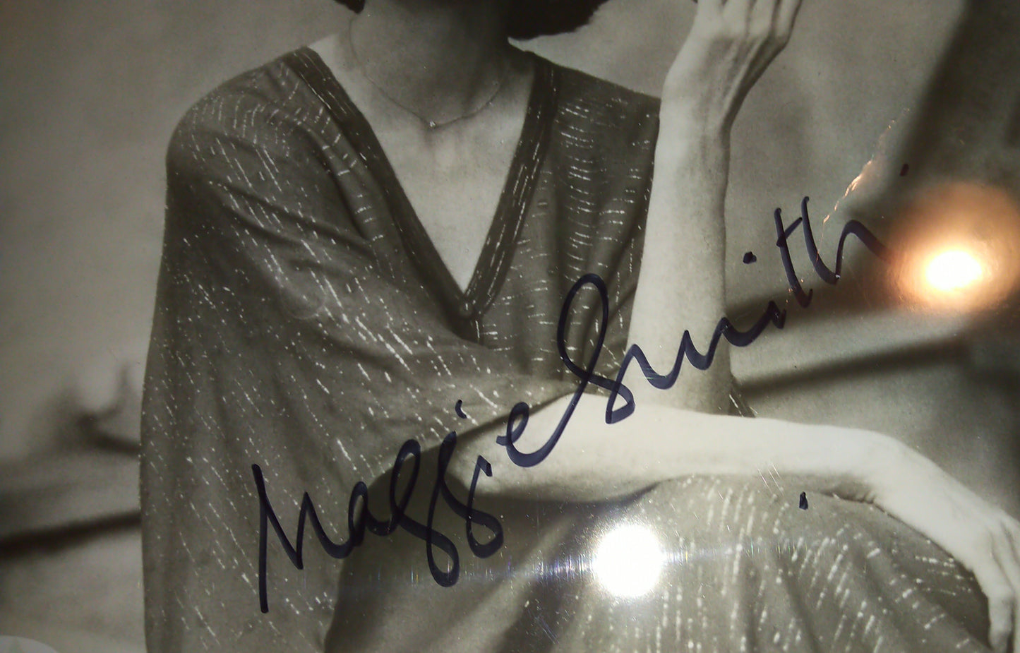 Maggie Smith Hand Signed Autograph 8x10 Photo JSA COA