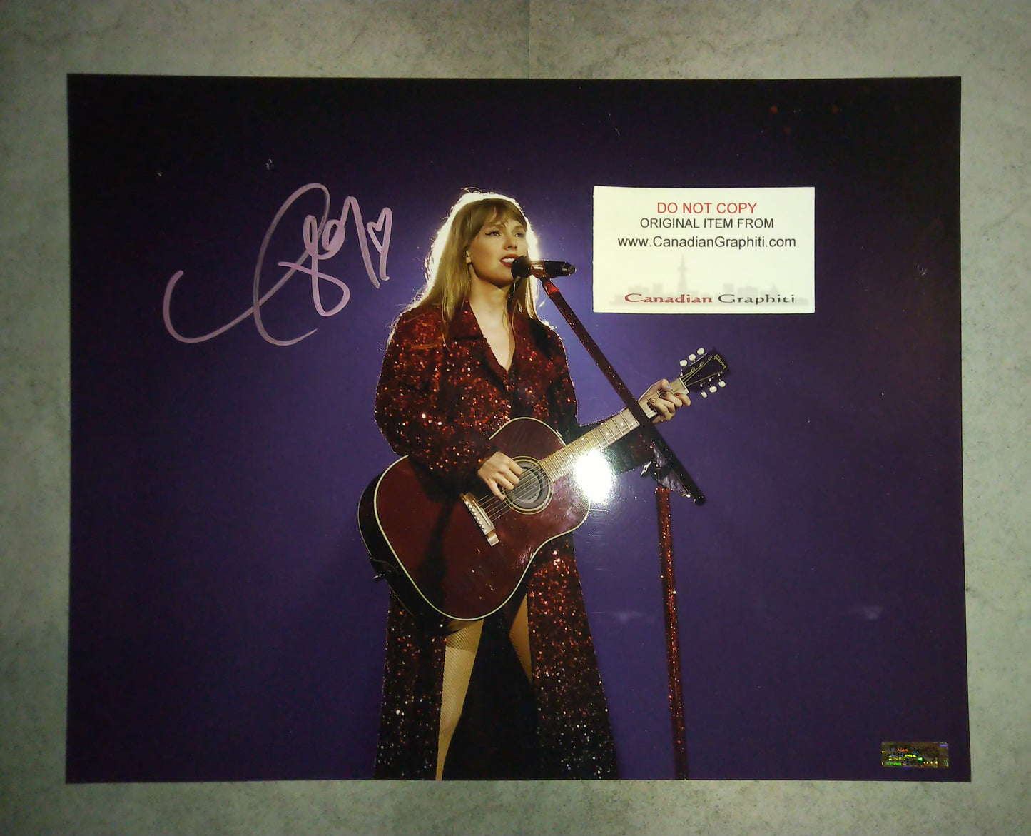 Taylor Swift Hand Signed Autograph 11x14 Photo