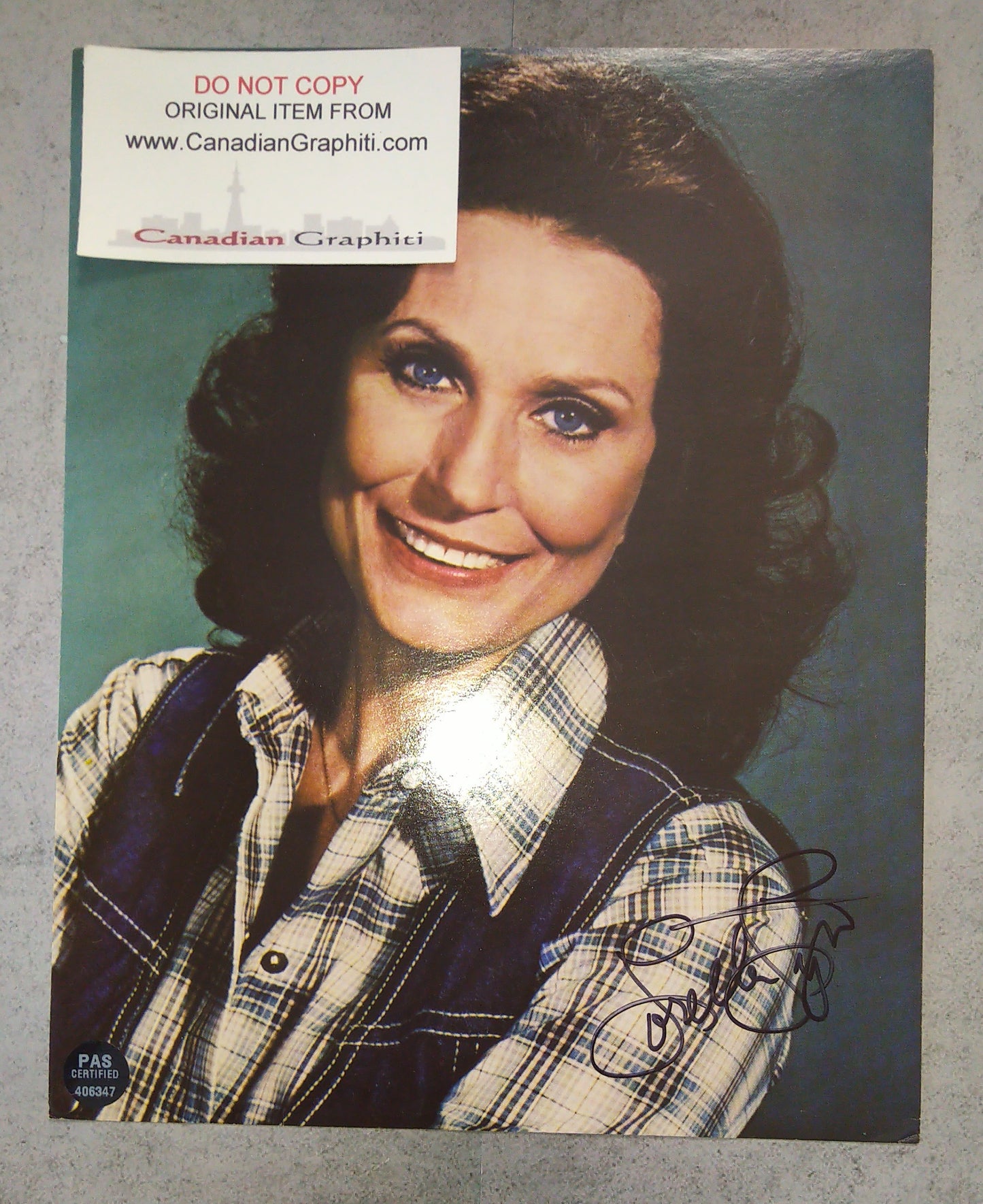 Loretta Lynn Hand Signed Autograph 8x10 Photo