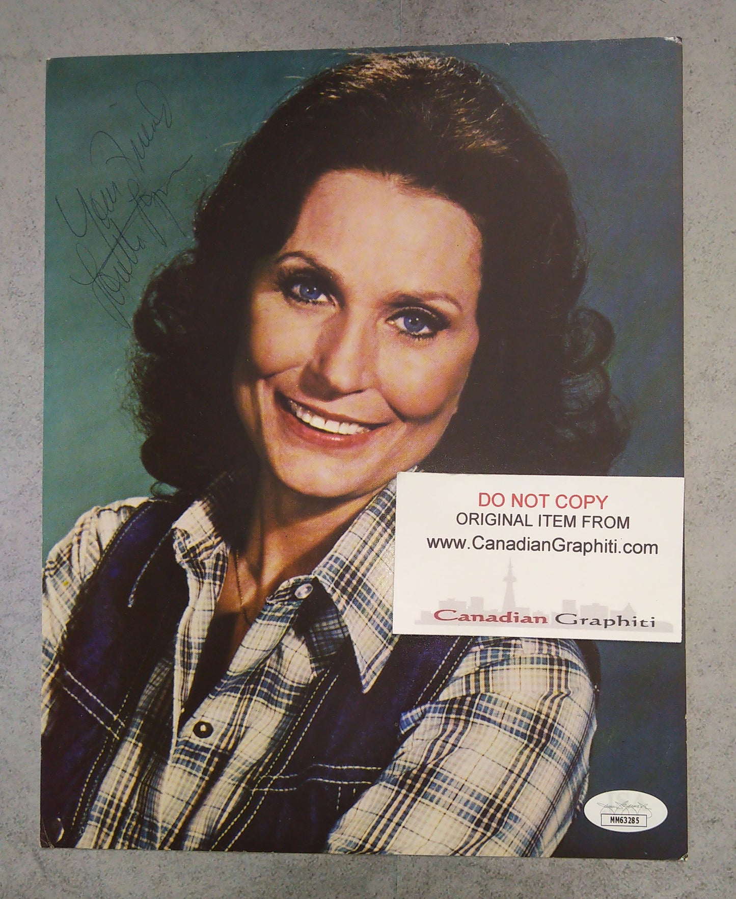 Loretta Lynn Hand Signed Autograph 8x10 Photo