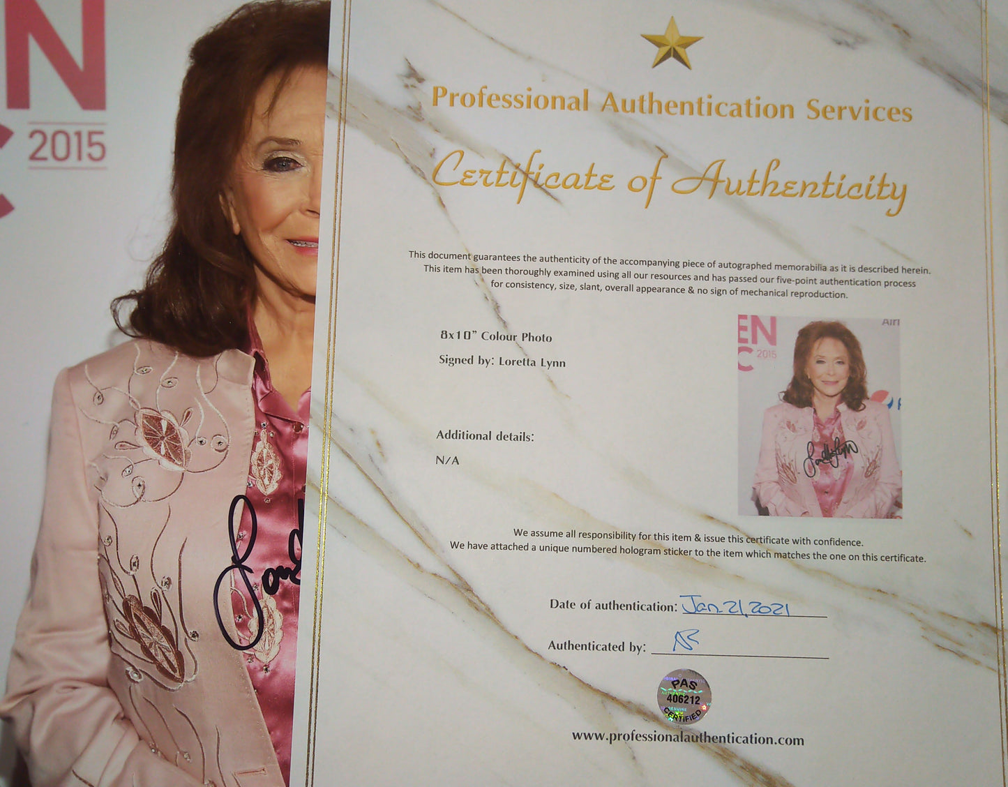 Loretta Lynn Hand Signed Autograph 8x10 Photo