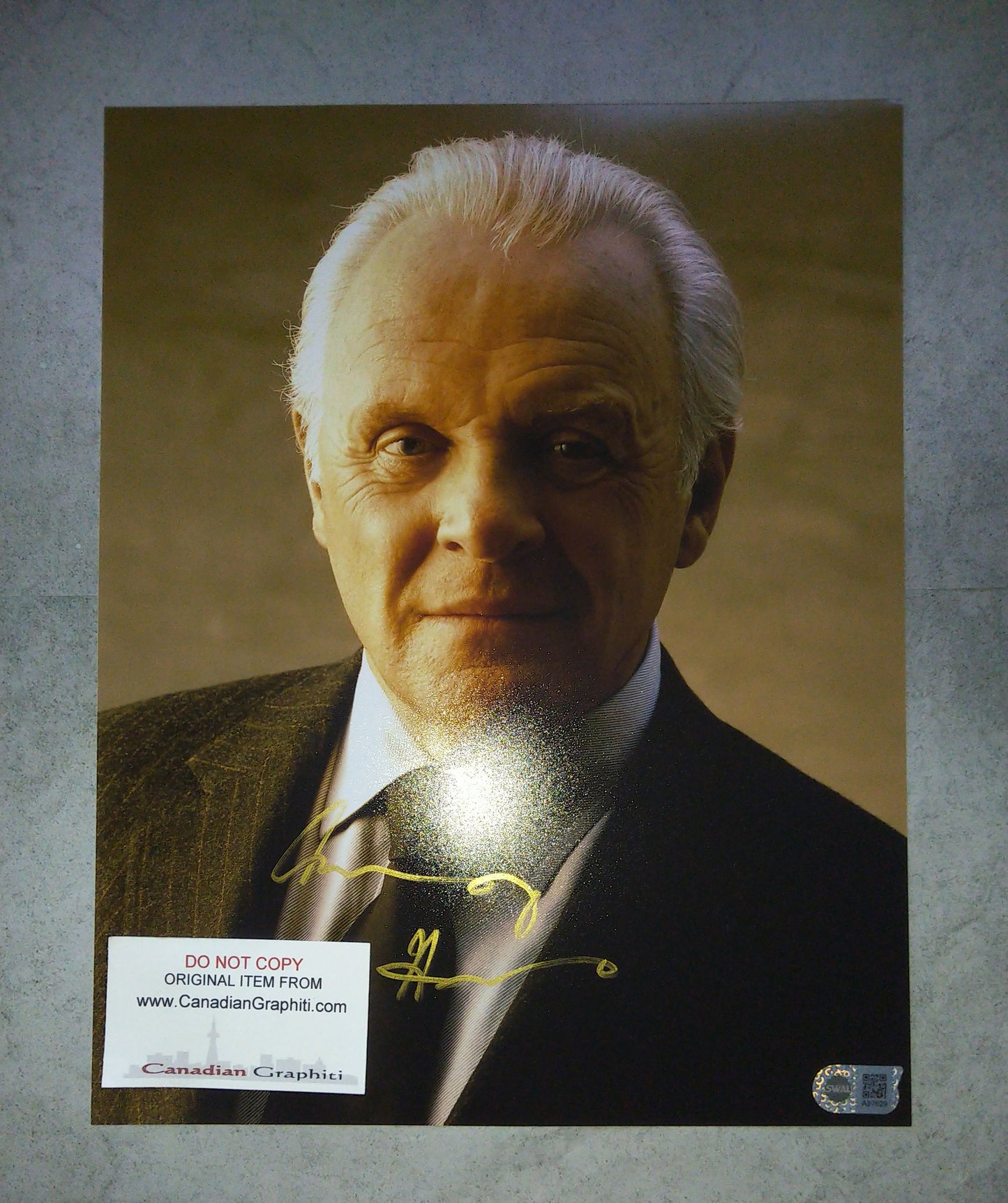 Anthony Hopkins Hand Signed Autograph 11x14 Photo SWAU COA