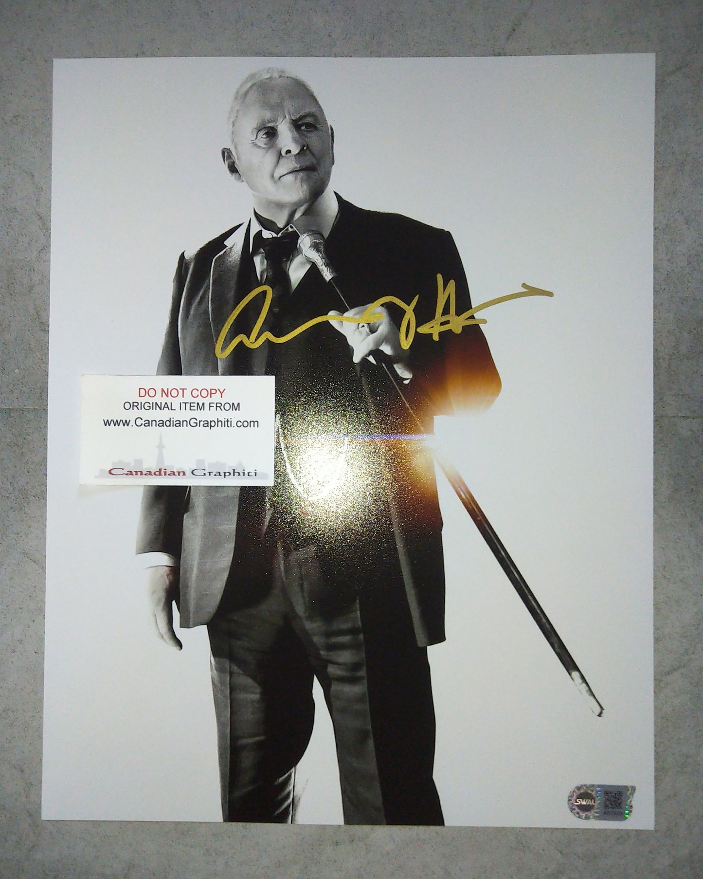 Anthony Hopkins Hand Signed Autograph 11x14 Photo SWAU COA