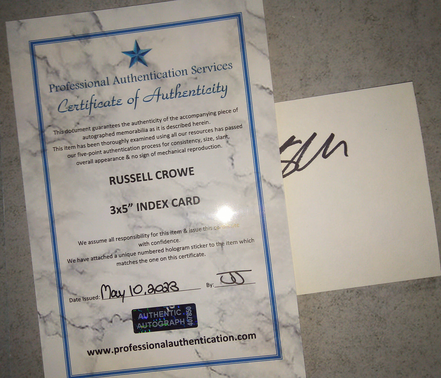 Russell Crowe Hand Signed Autograph Index Card COA