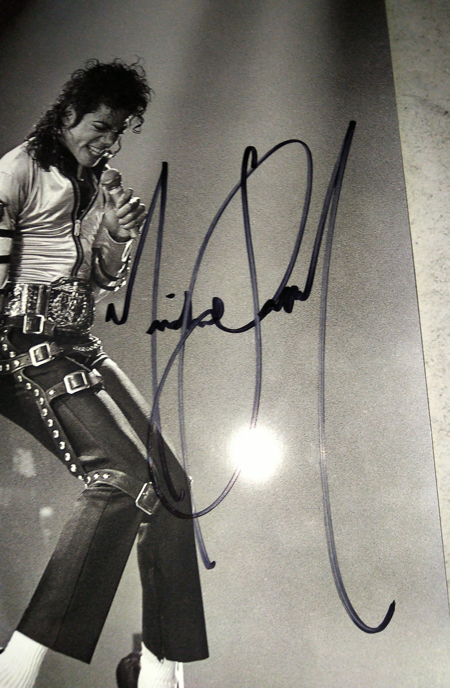 Michael Jackson Hand Signed Autograph 8x10 Photo COA