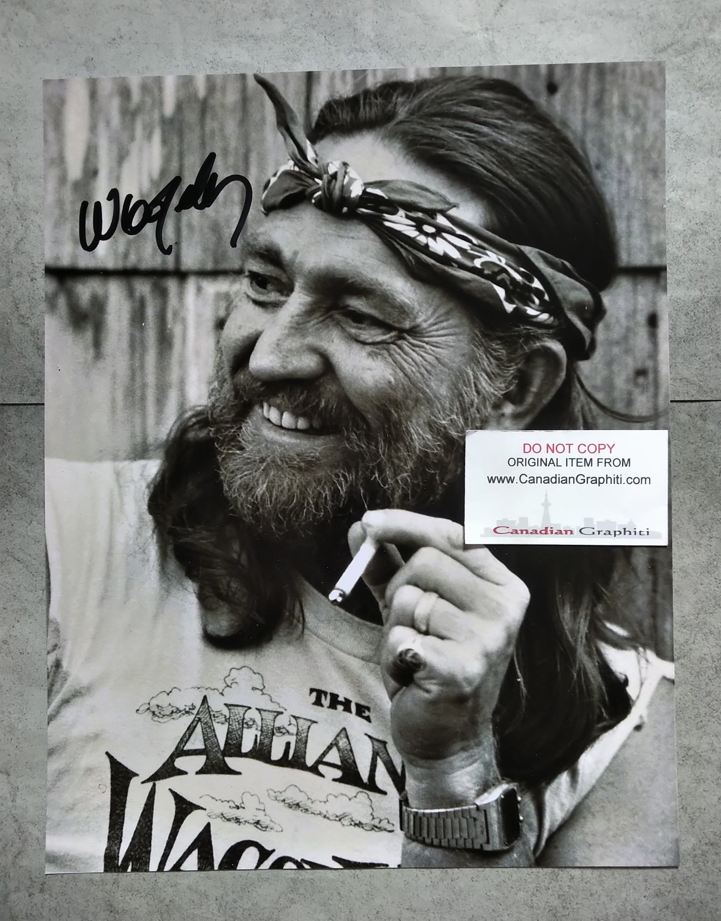 Willie Nelson Hand Signed Autograph 11x14 Photo COA