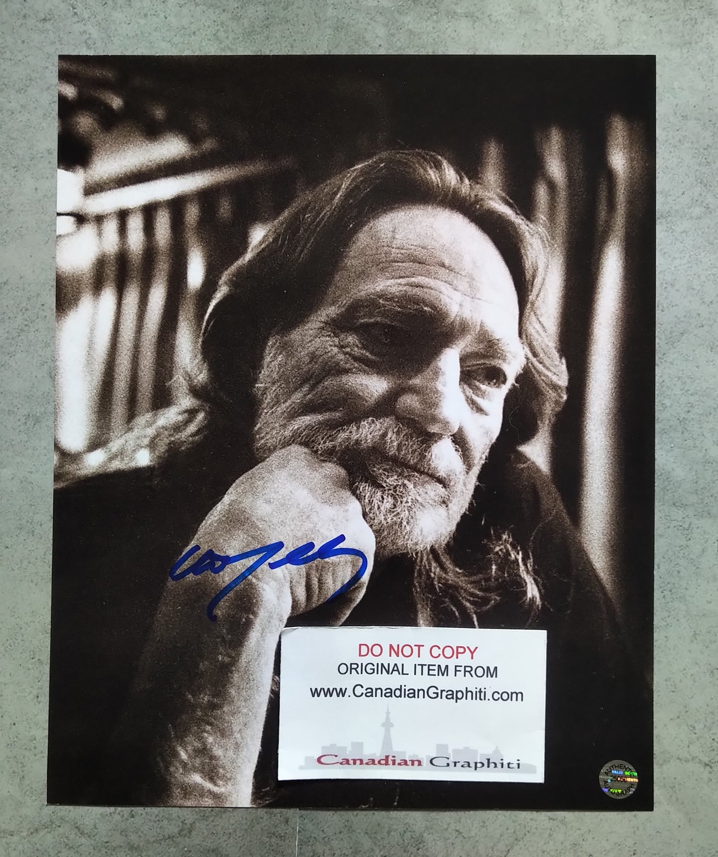 Willie Nelson Hand Signed Autograph 8x10 Photo COA