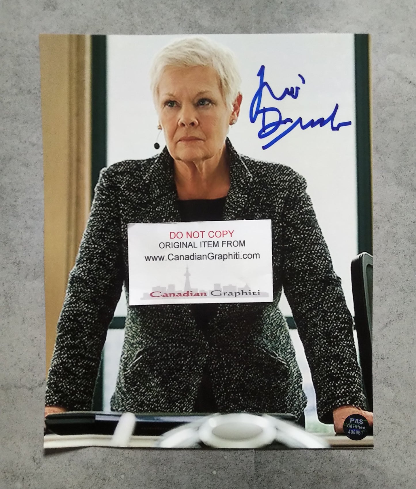 Judi Dench Hand Signed Autograph 8x10 Photo COA