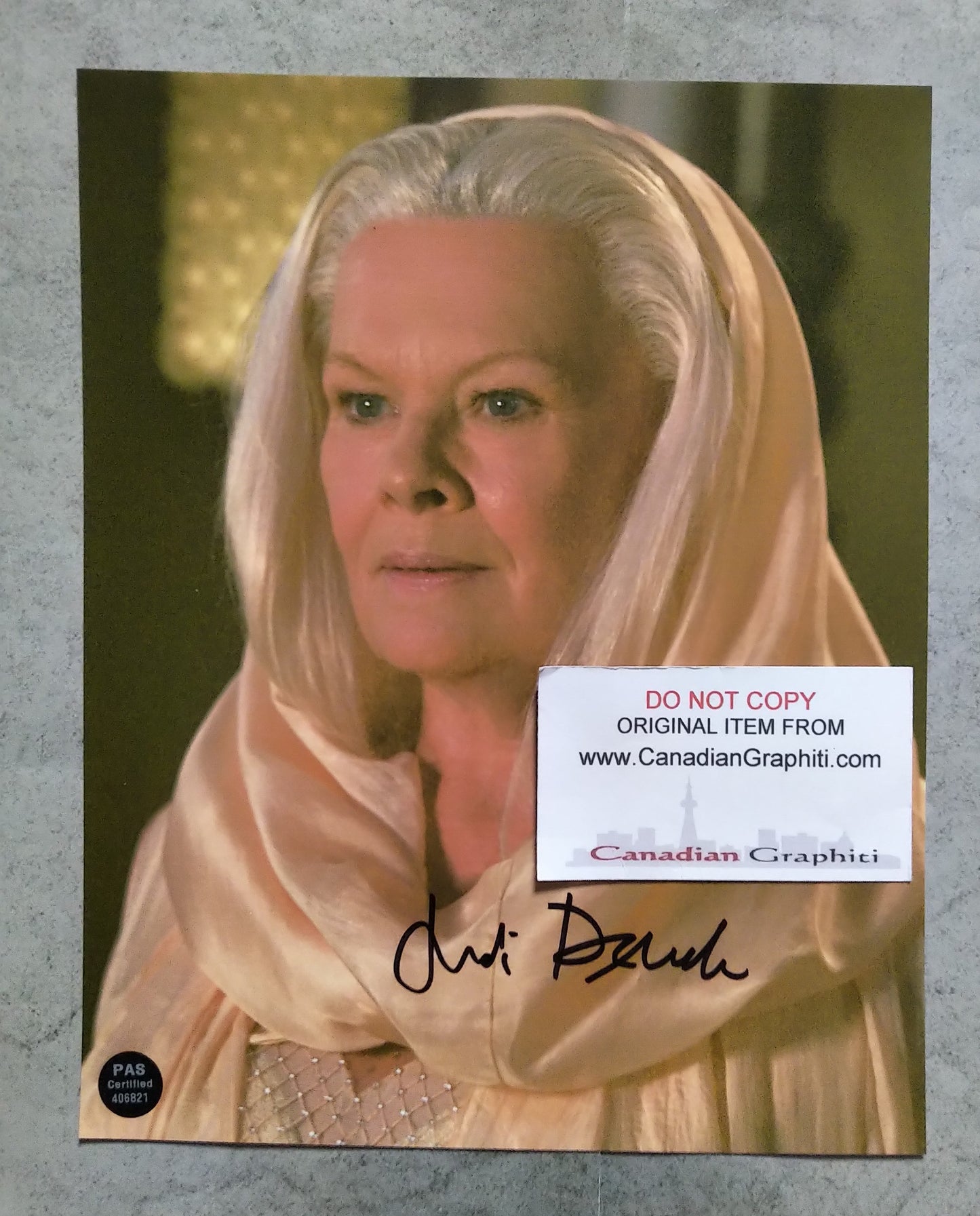 Judi Dench Hand Signed Autograph 8x10 Photo COA