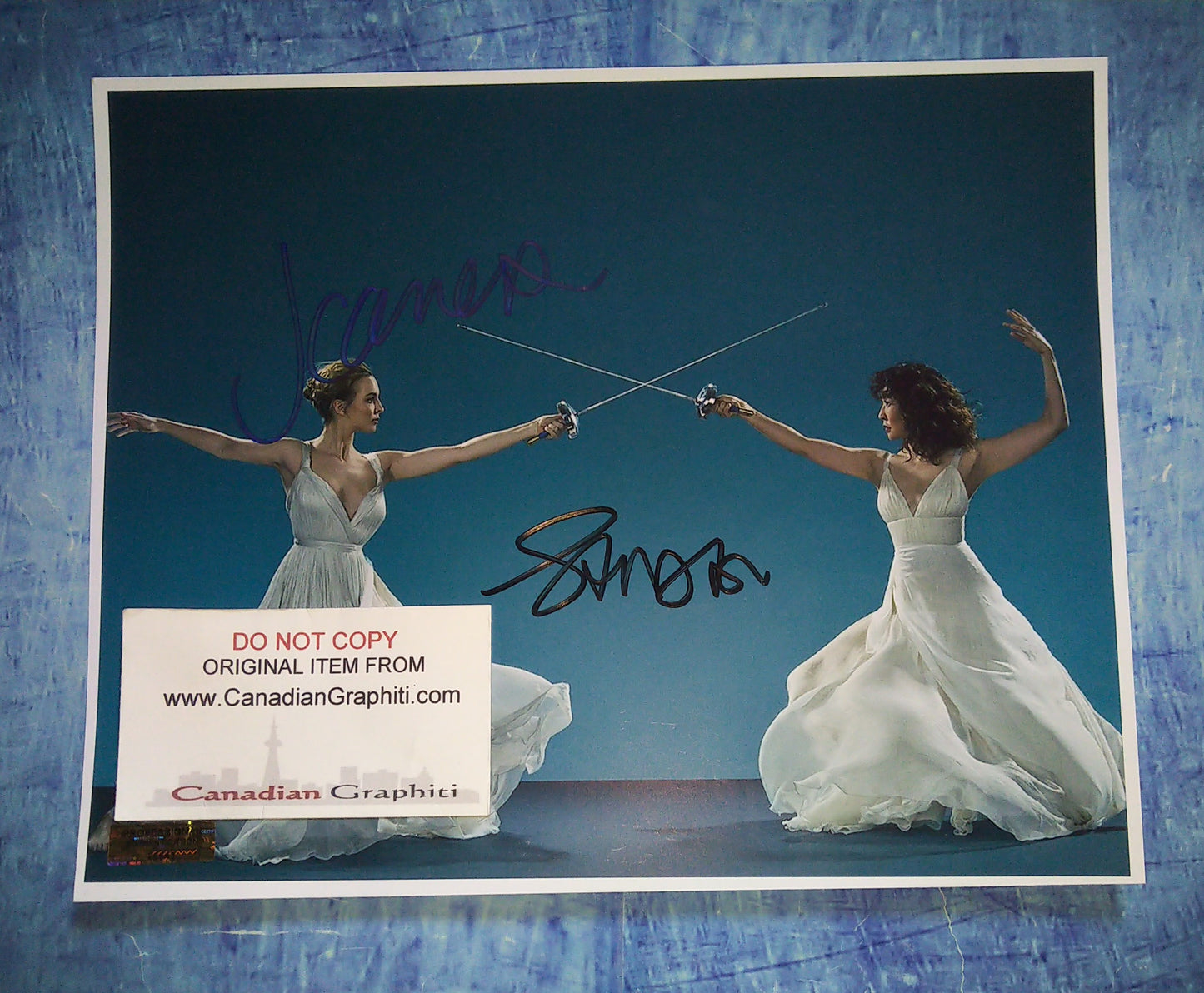 Sandra Oh & Jodie Comer Hand Signed Autograph 8x10 Photo COA Killing Eve