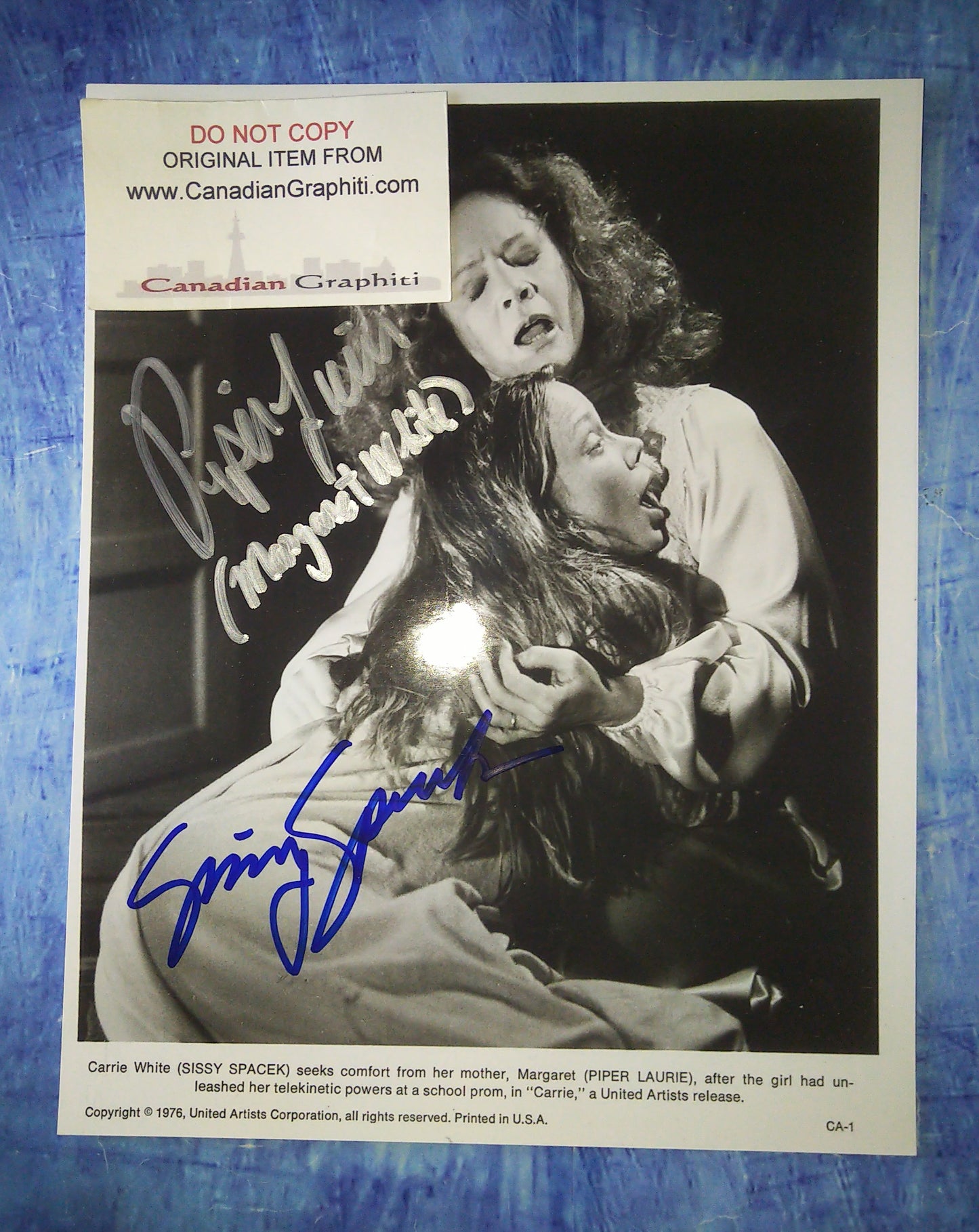 Sissy Spacek & Piper Laurie Hand Signed Autograph 8x10 Photo COA Carrie