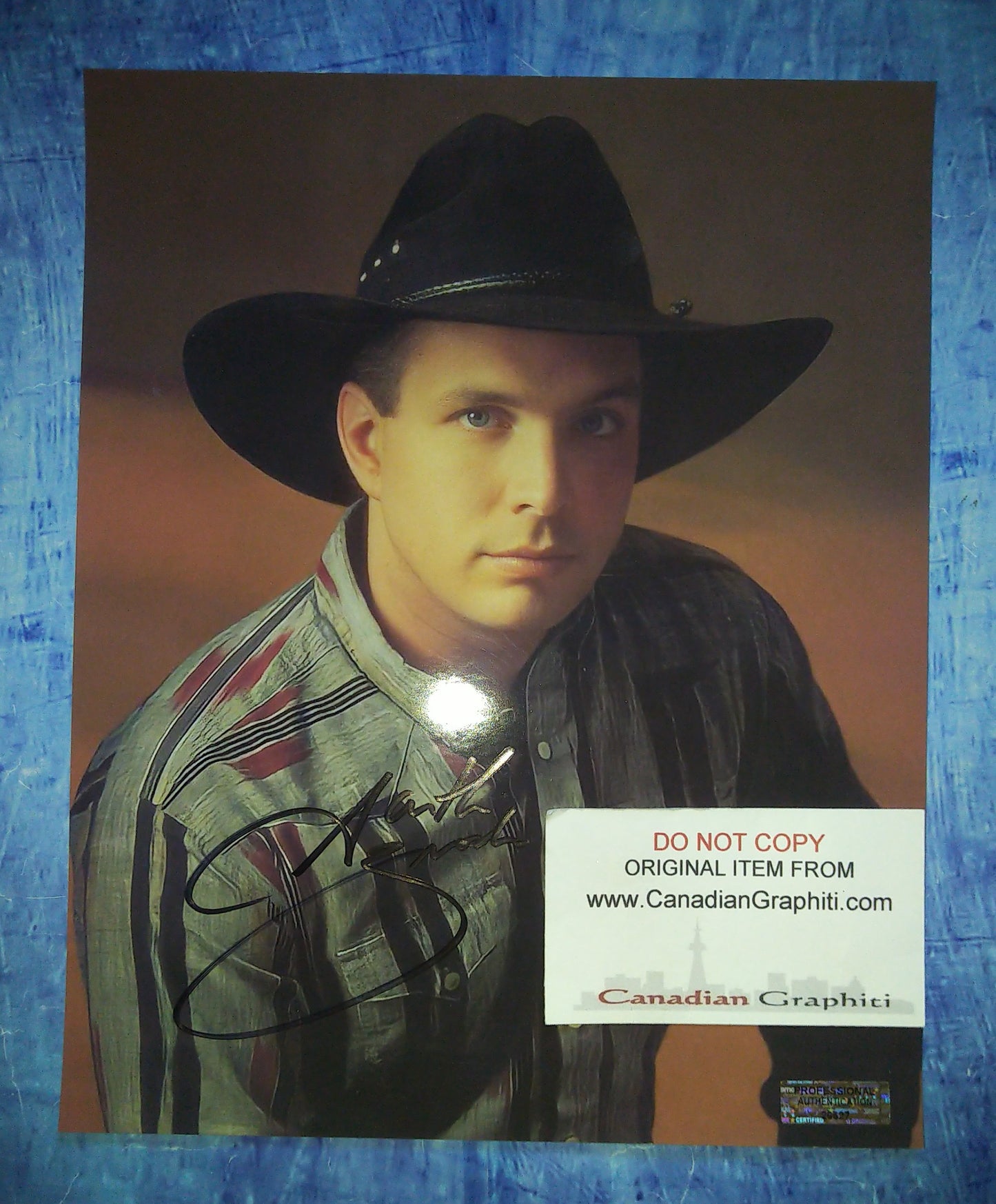 Garth Brooks Hand Signed Autograph 8x10 Photo COA