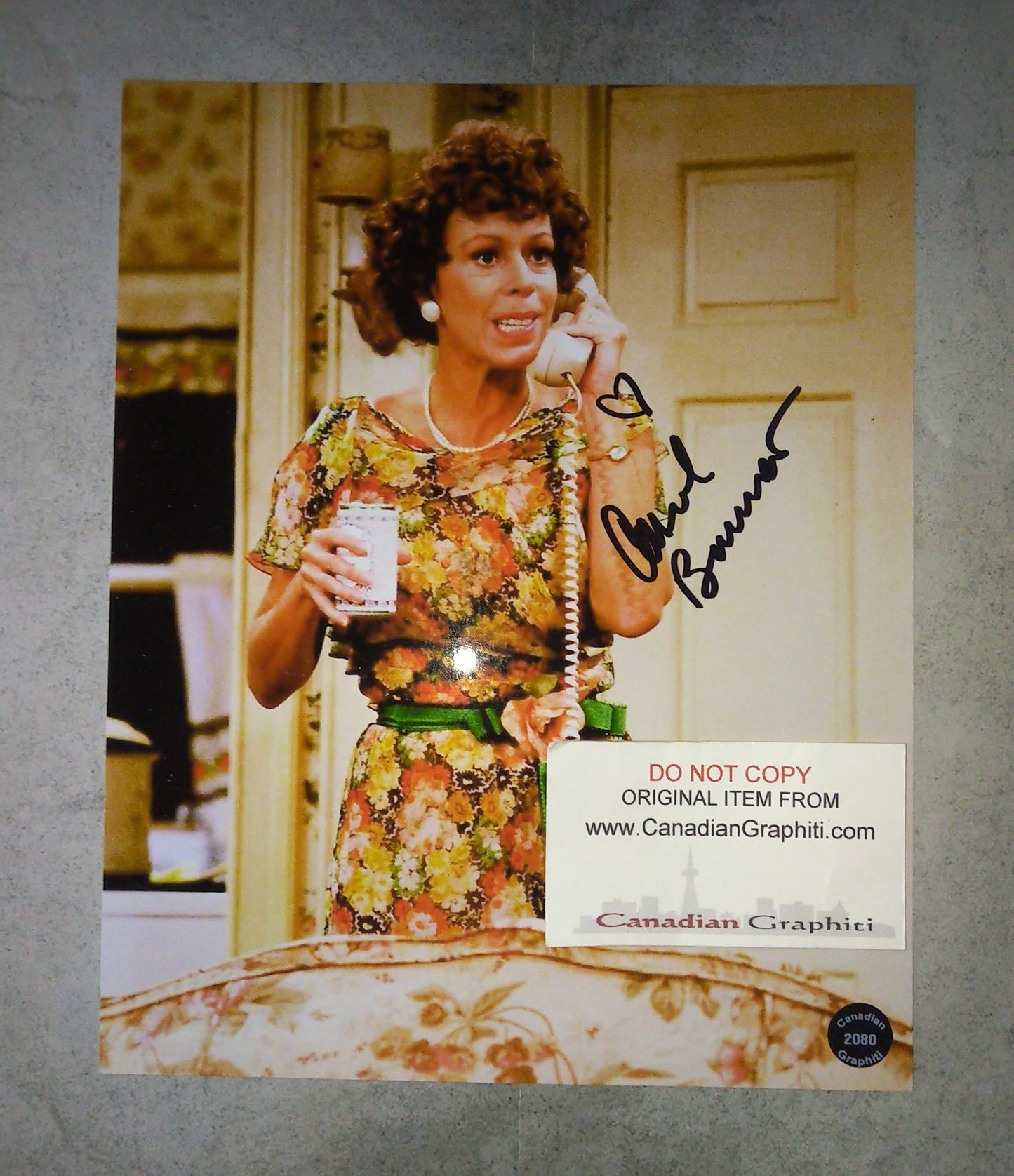 Carol Burnett Hand Signed Autograph 8x10 Photo COA