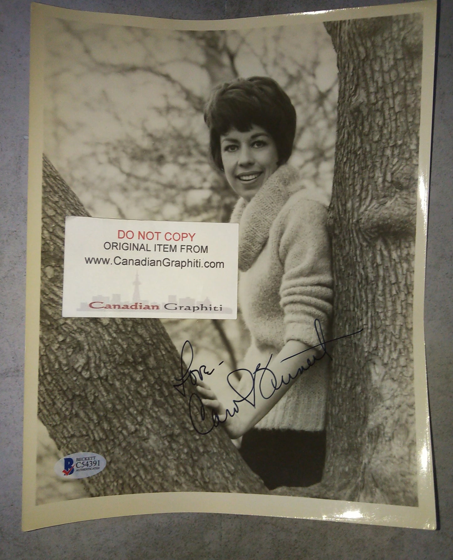 Carol Burnett Hand Signed Autograph 8x10 Photo BAS COA