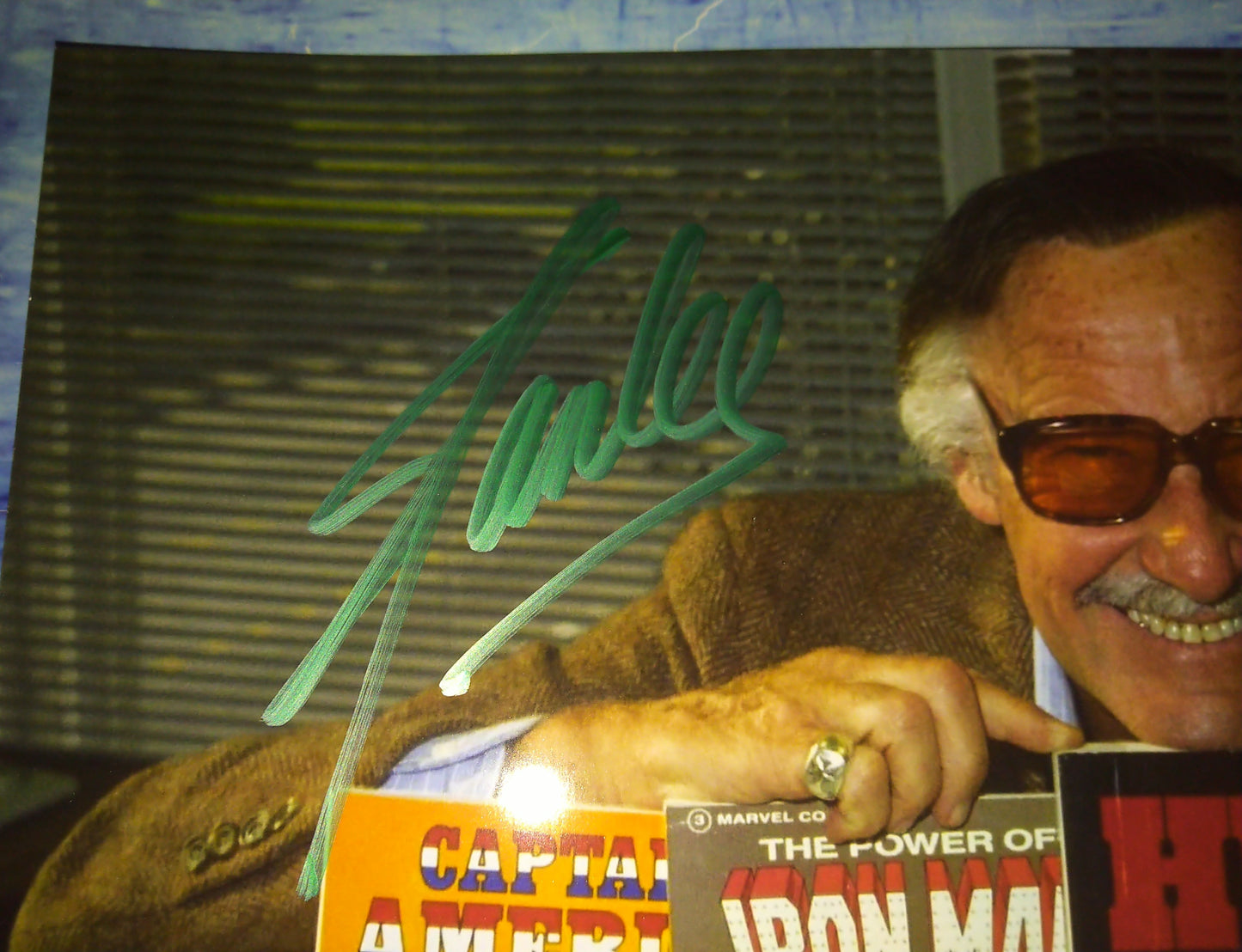 Stan Lee Hand Signed Autograph 8x10 Photo COA