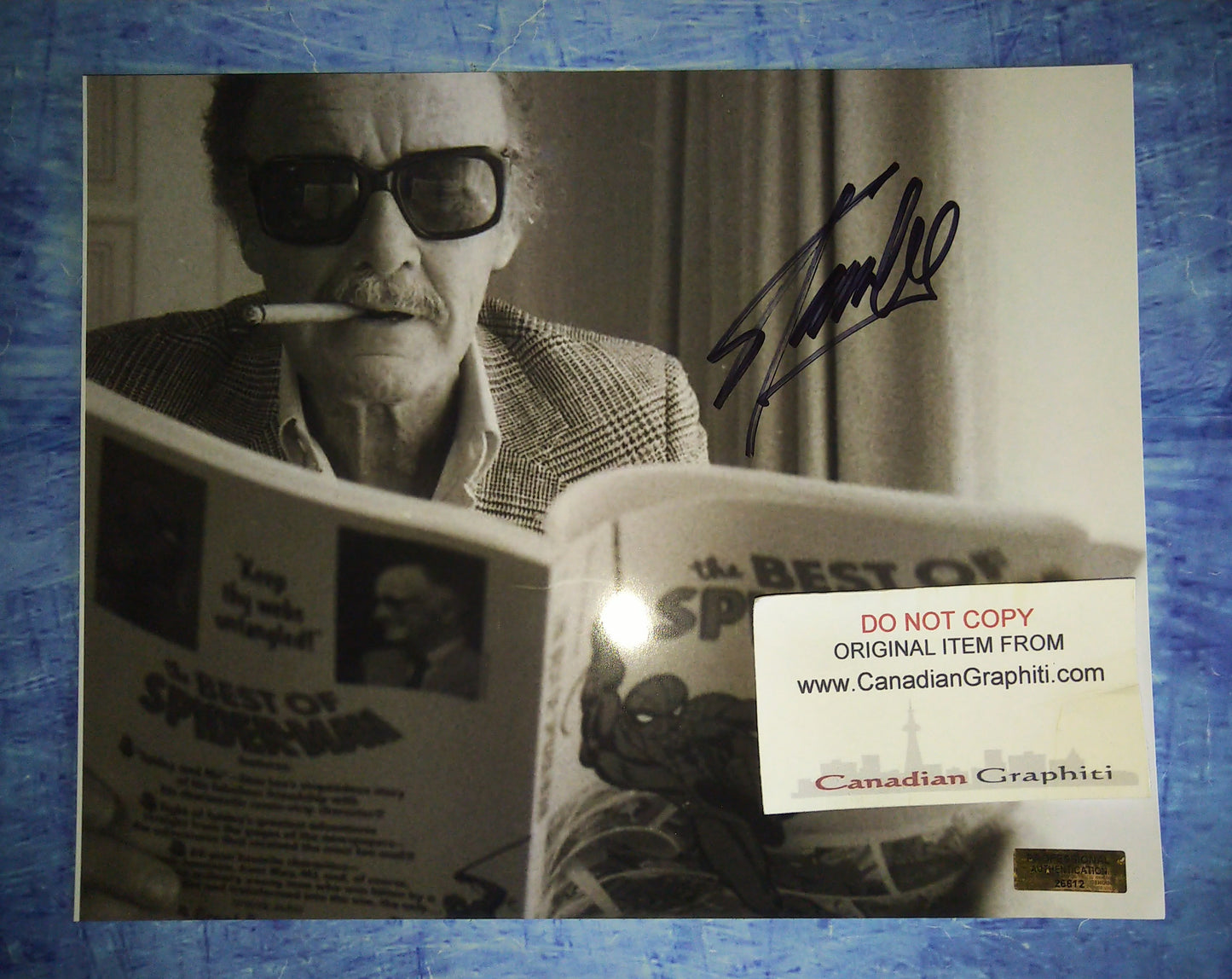 Stan Lee Hand Signed Autograph 8x10 Photo COA