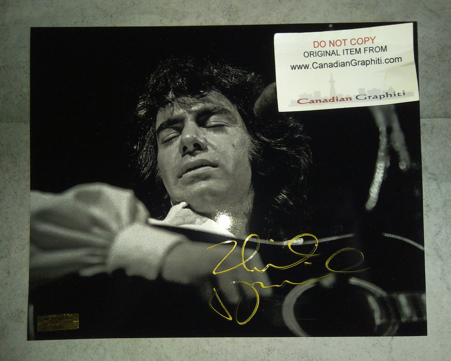 Neil Diamond Hand Signed Autograph 8x10 Photo COA