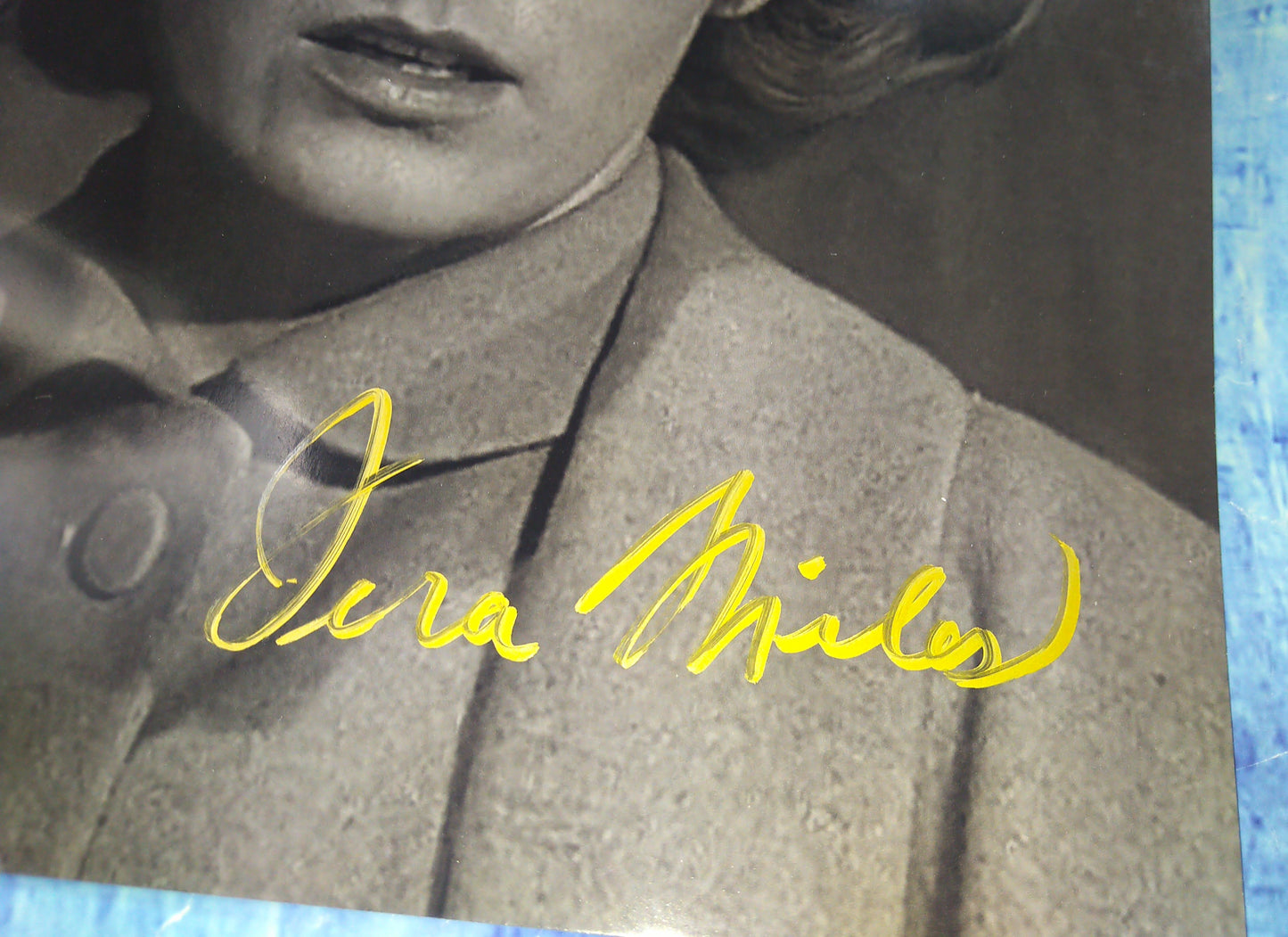 Vera Miles Hand Signed Autograph 8x10 Photo COA