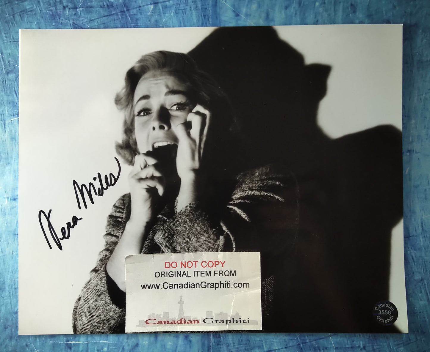 Vera Miles Hand Signed Autograph 8x10 Photo COA