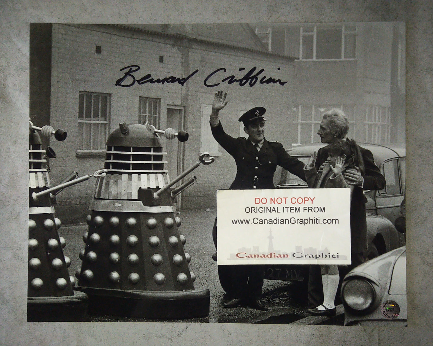 Bernard Cribbins Hand Signed Autograph 8x10 Photo COA Doctor Who