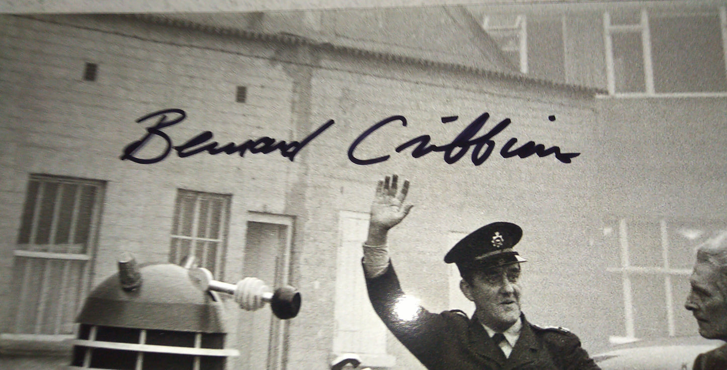 Bernard Cribbins Hand Signed Autograph 8x10 Photo COA Doctor Who