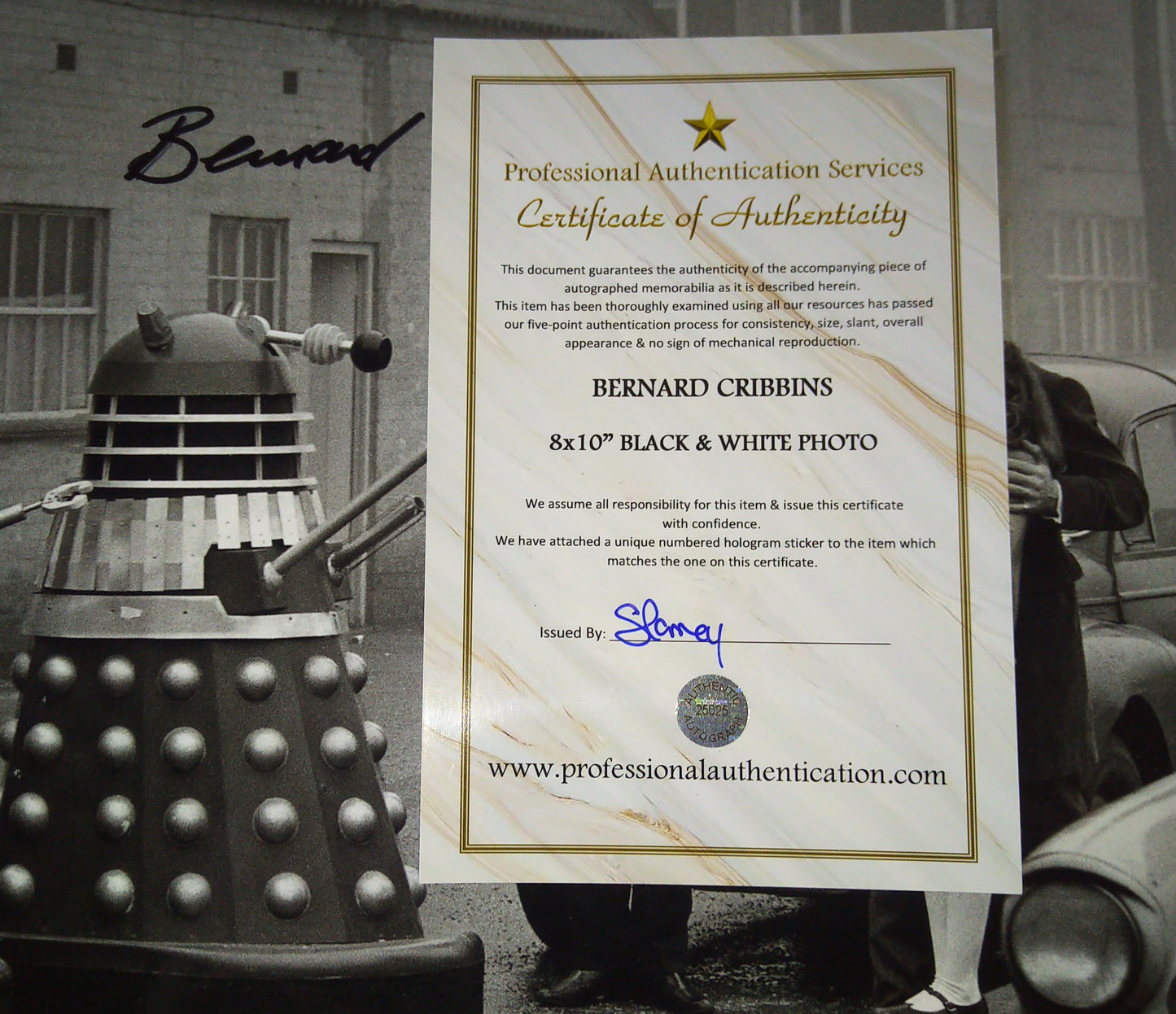 Bernard Cribbins Hand Signed Autograph 8x10 Photo COA Doctor Who