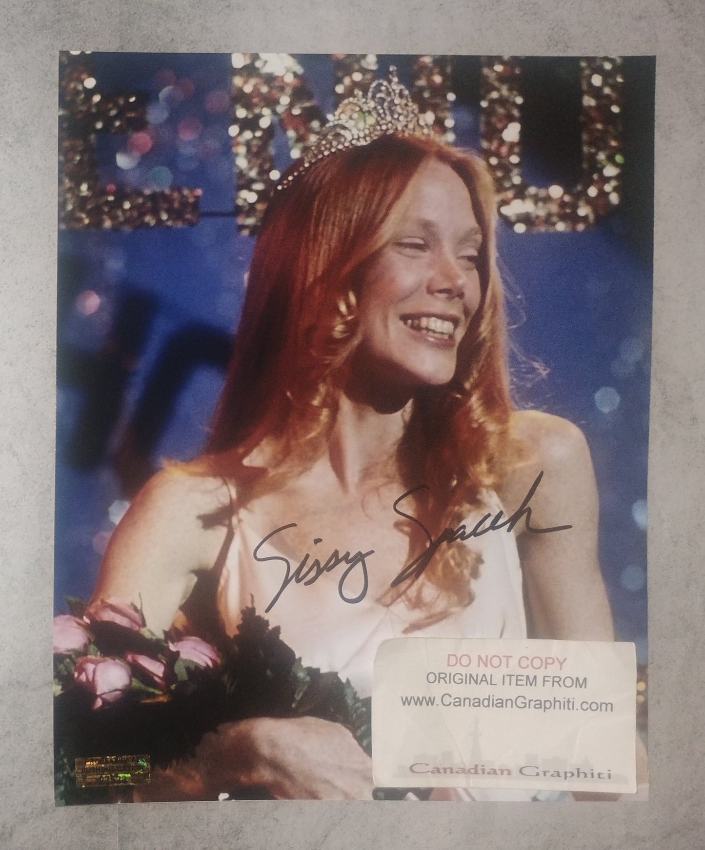 Sissy Spacek Hand Signed Autograph 8x10 Photo COA Carrie