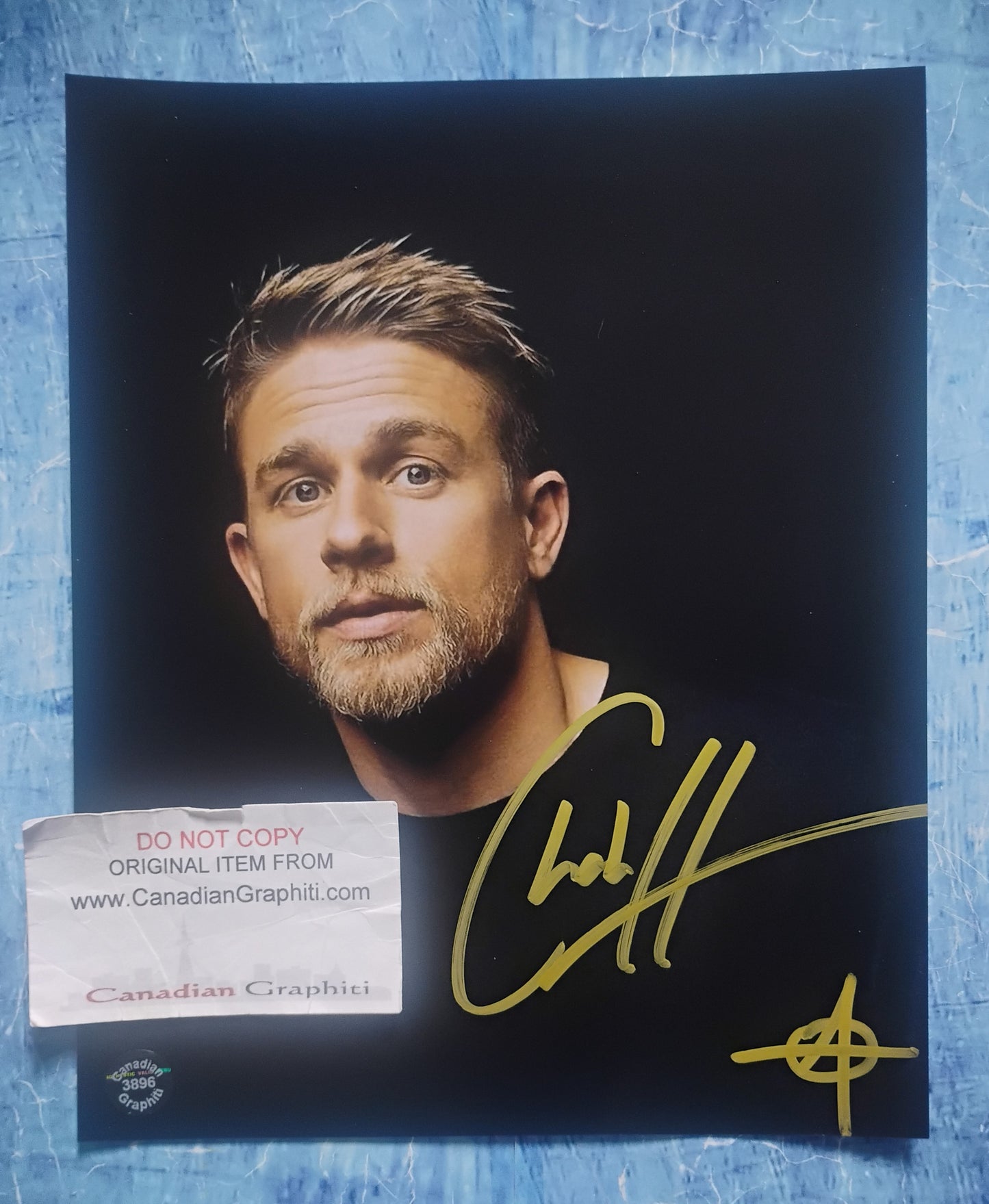 Charlie Hunnam Hand Signed Autograph 8x10 Photo COA