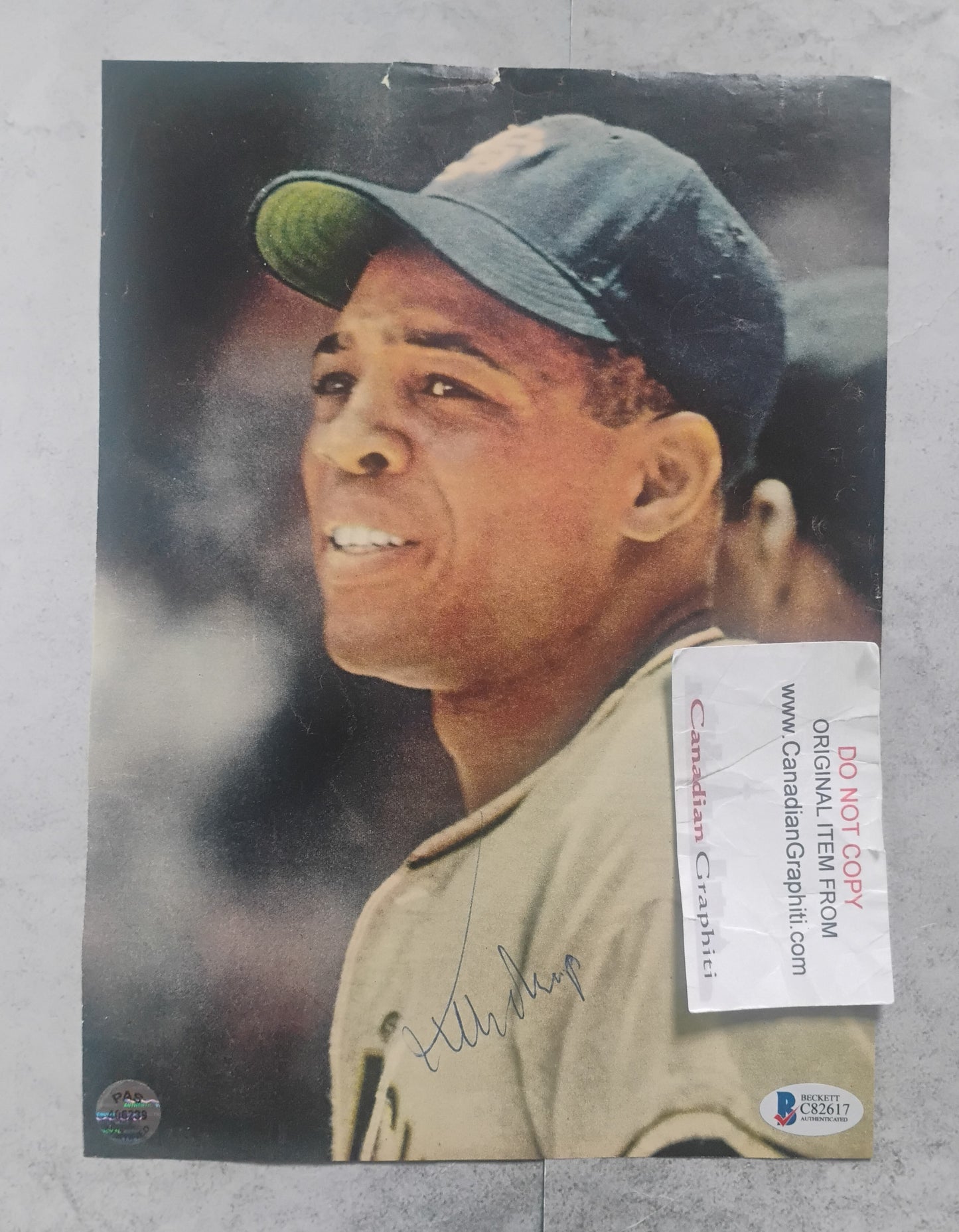 Willie Mays Hand Signed Autograph Magazine Photo