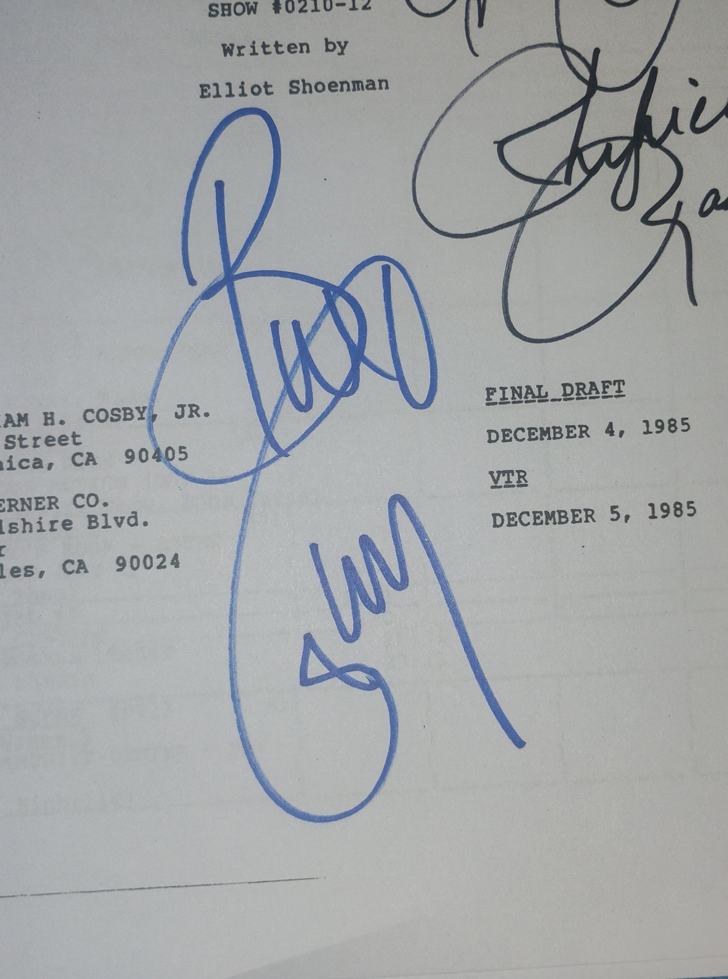 Phylicia Rashad & Bill Cosby Hand Signed Autograph The Cosby Show Script COA