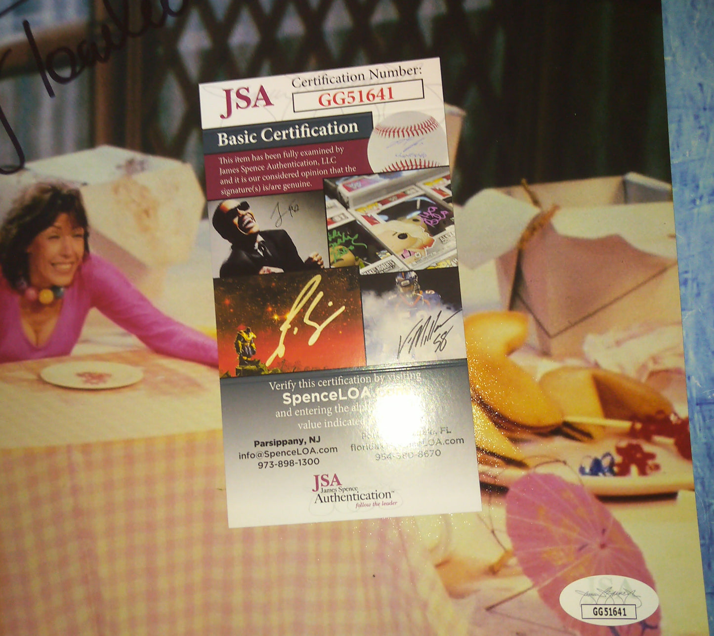 Lily Tomlin Hand Signed Autograph 8x10 Photo JSA COA Incredible Shrinking Woman