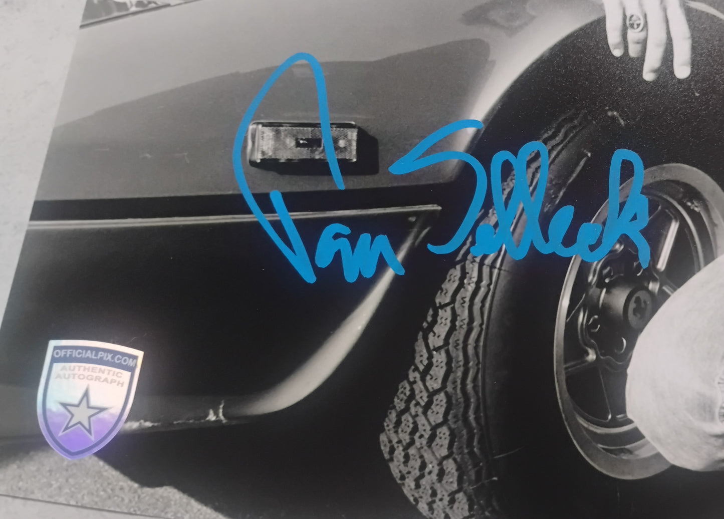 Tom Selleck Hand Signed Autograph 8x10 Photo OPix COA Magnum P.I.