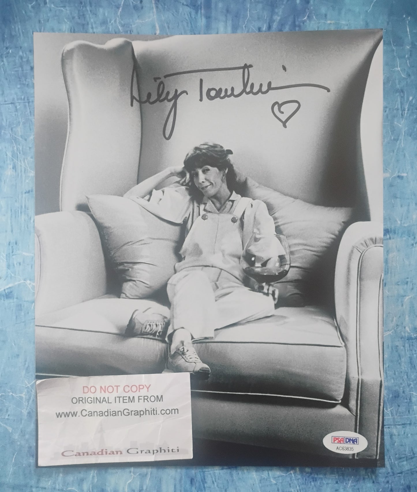 Lily Tomlin Hand Signed Autograph 8x10 Photo PSA COA Incredible Shrinking Woman