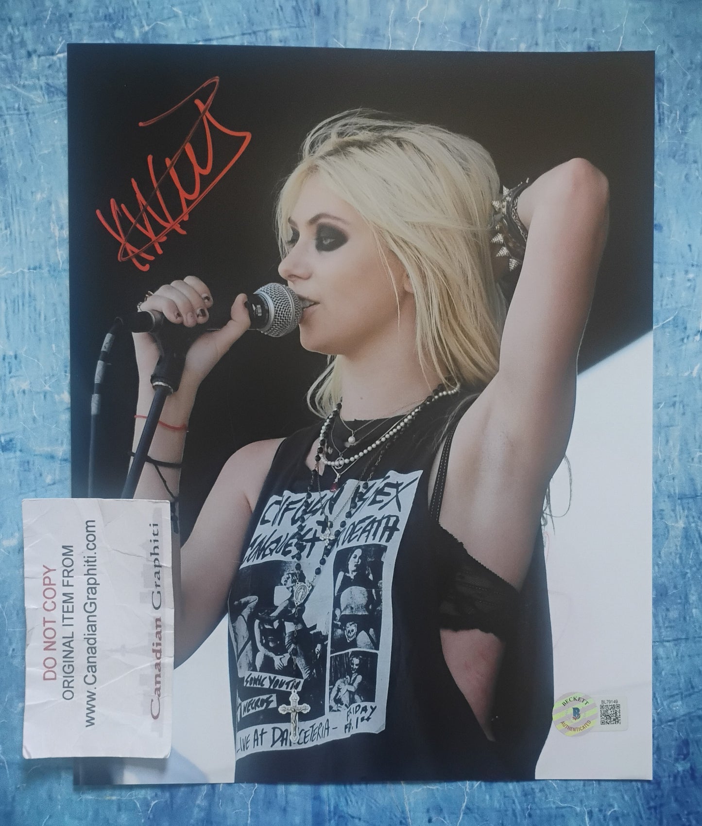 Taylor Momsen Hand Signed Autograph 8x10 Photo BAS COA The Pretty Reckless