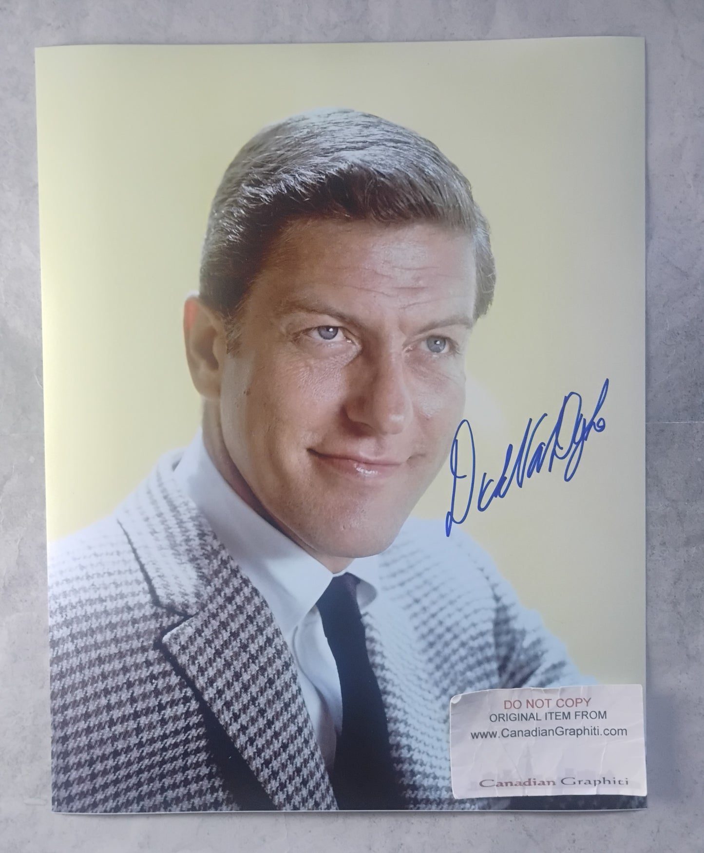 Dick Van Dyke Hand Signed Autograph 11x14 Photo COA